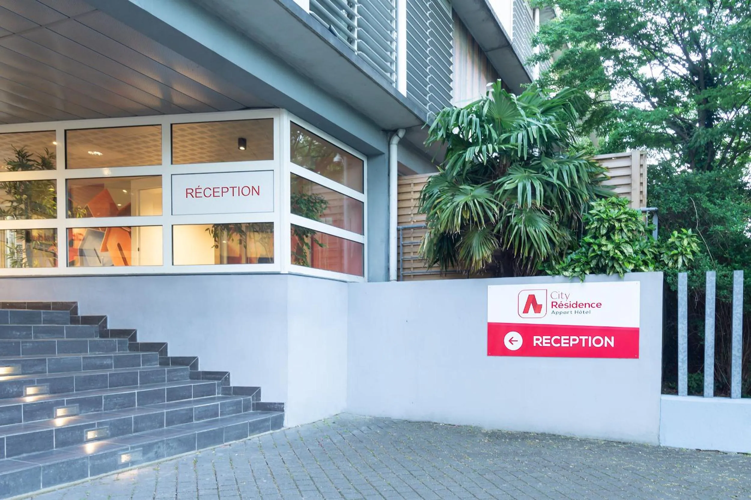 Facade/entrance in City Résidence Bordeaux Centre