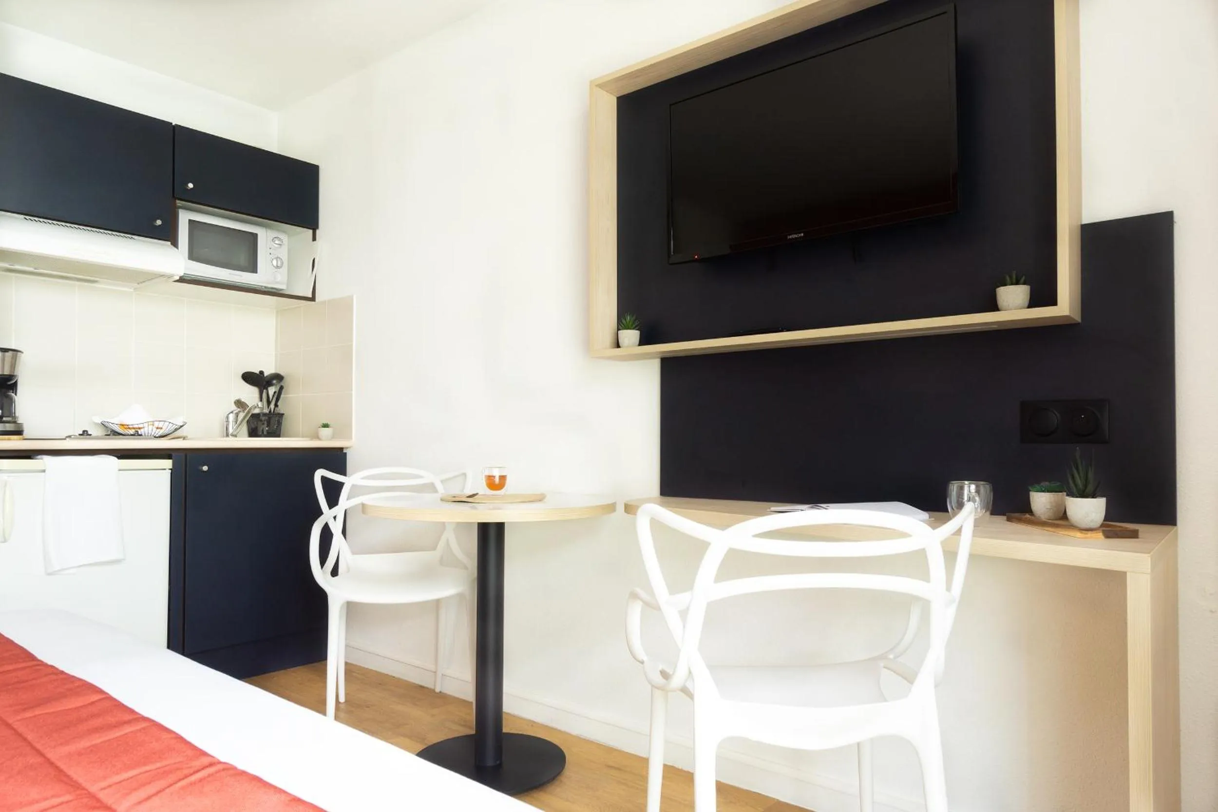 Dining area in City Résidence Bordeaux Centre