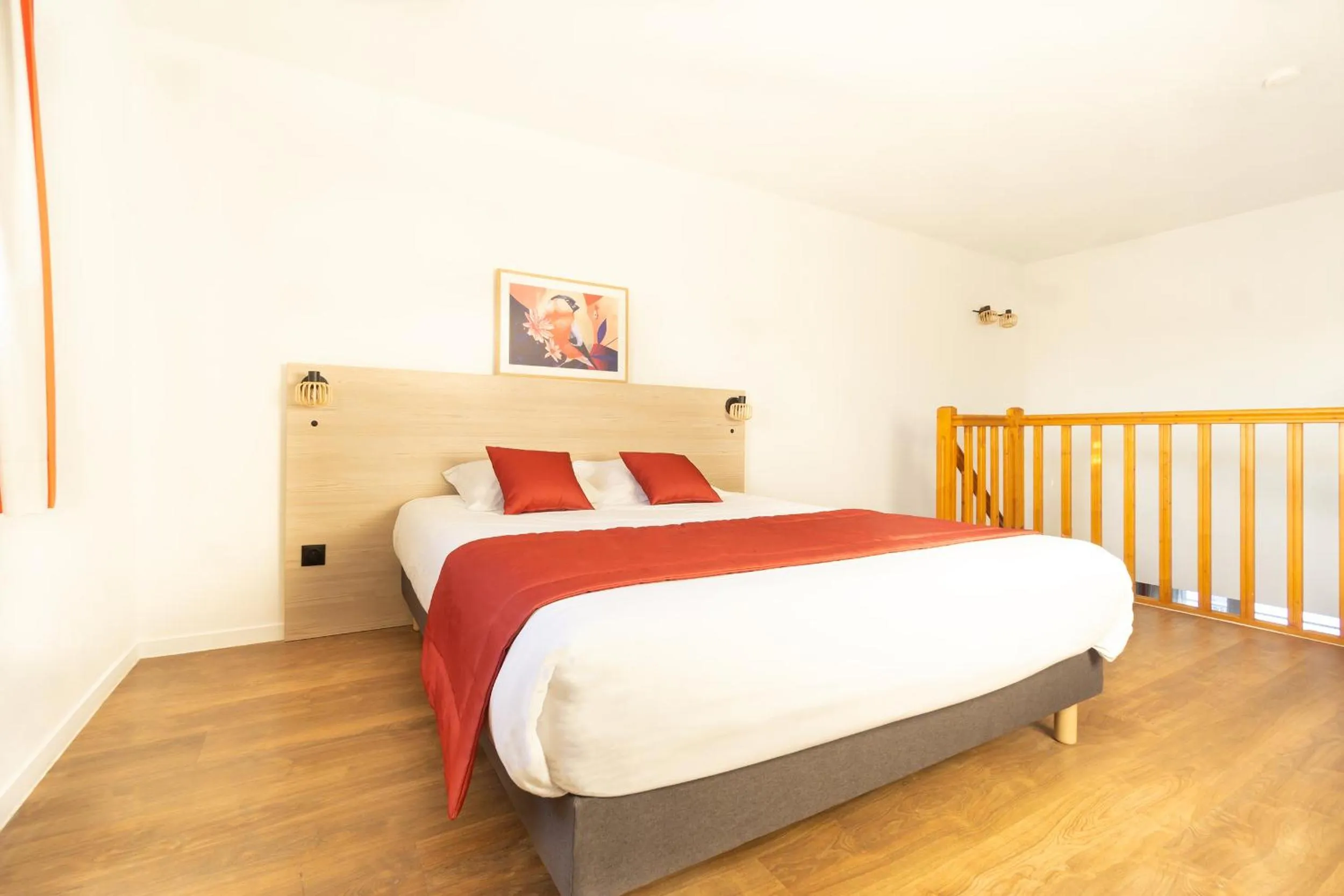 Photo of the whole room, Bed in City Résidence Bordeaux Centre