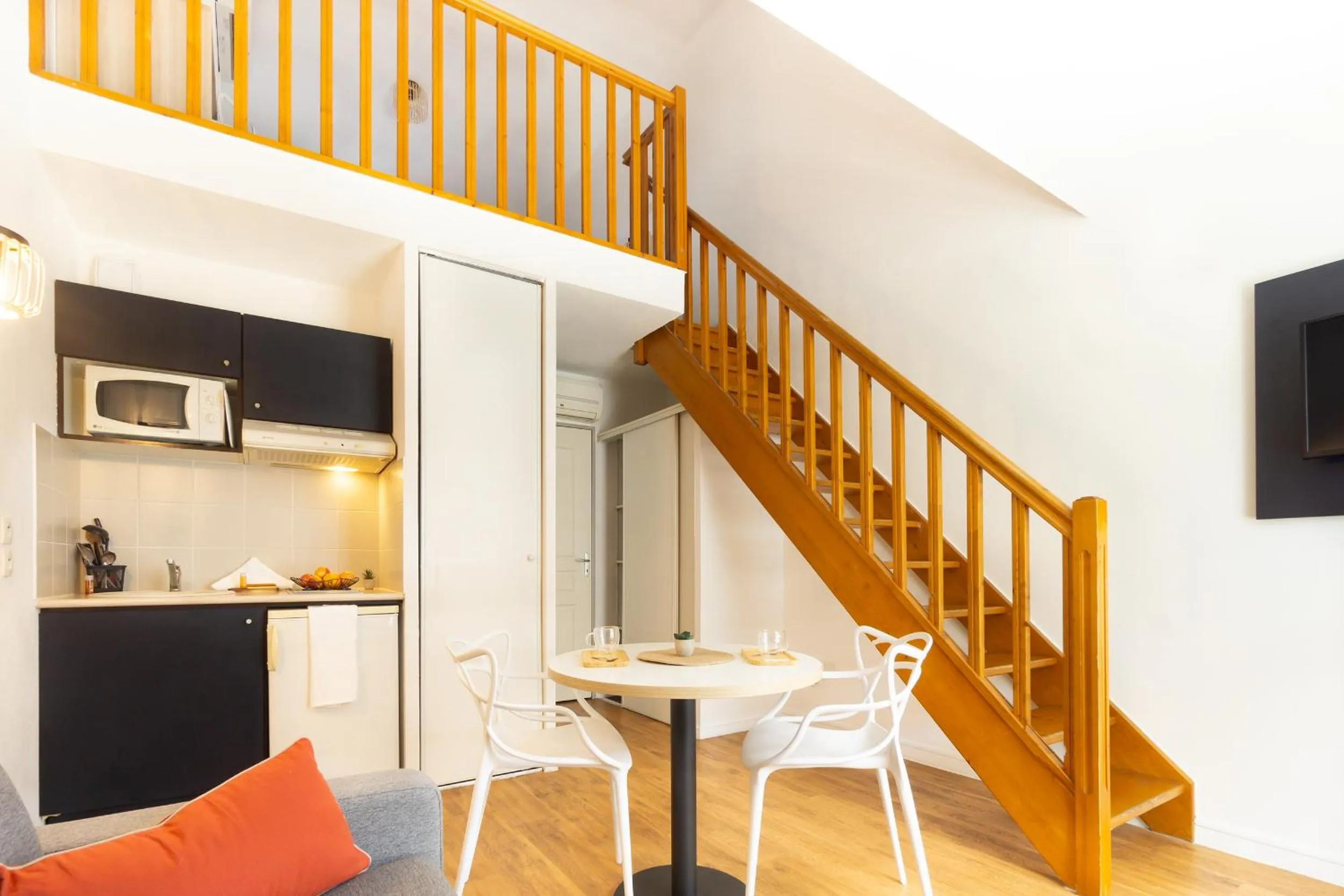 Dining area in City Résidence Bordeaux Centre