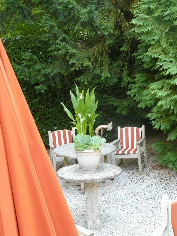 Garden in La Villa Bois Joli HOTEL RESTAURANT