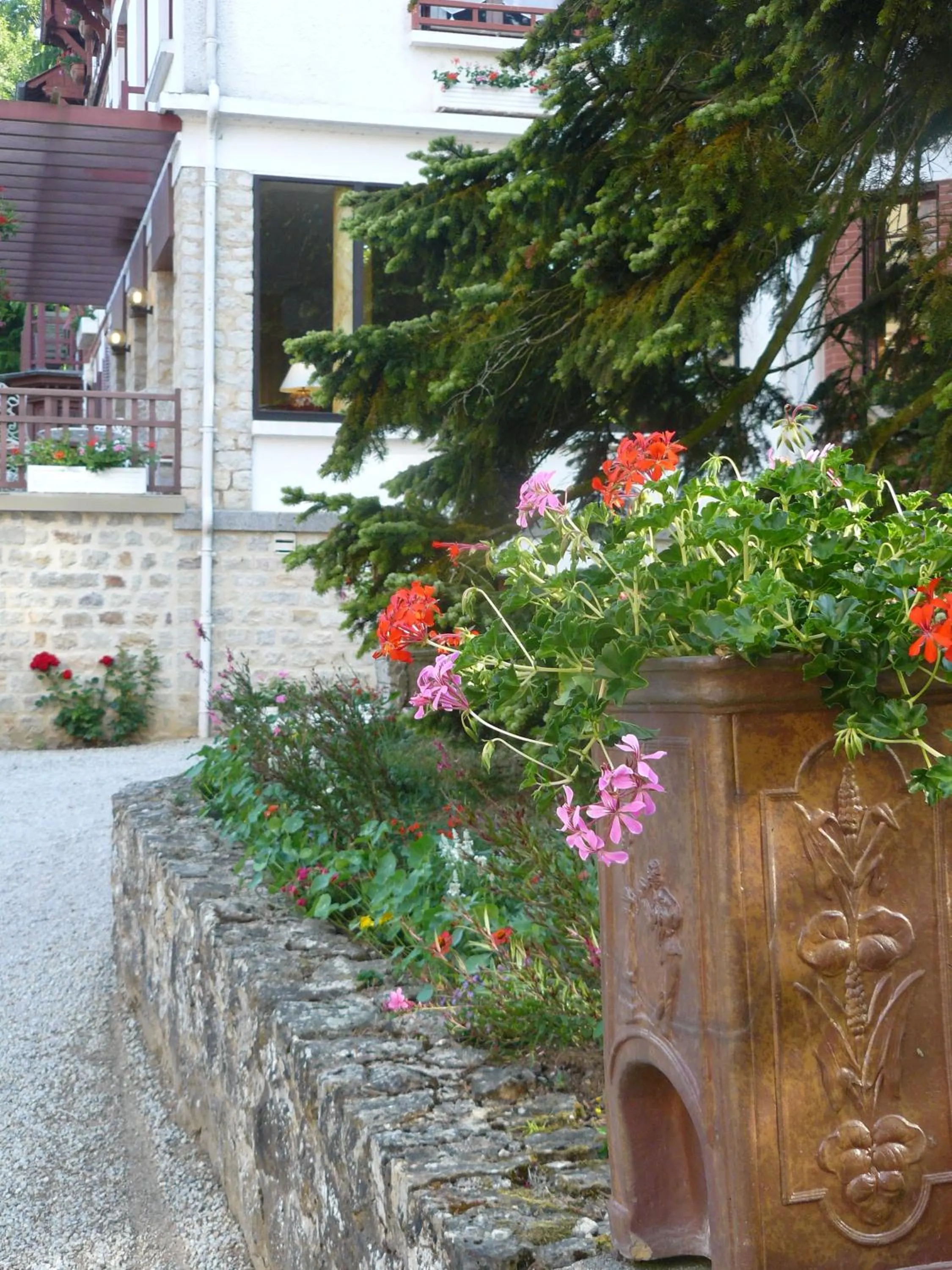 Inner courtyard view in La Villa Bois Joli HOTEL RESTAURANT