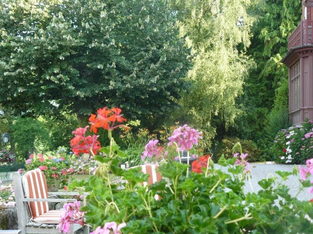 Garden in La Villa Bois Joli HOTEL RESTAURANT