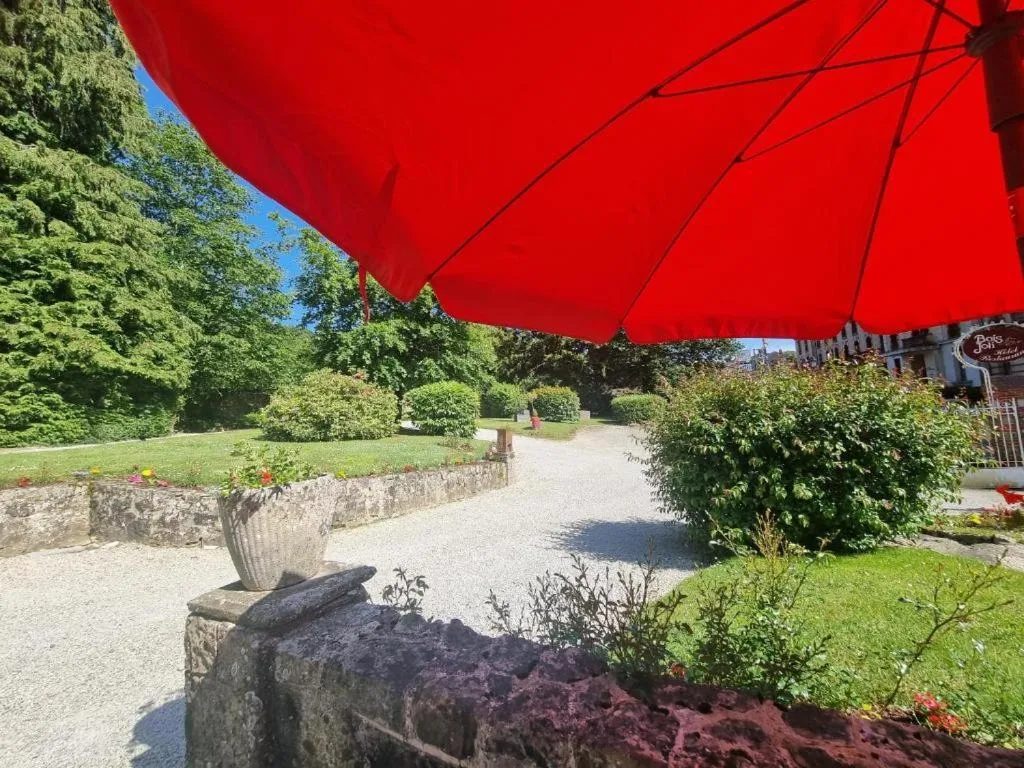 Garden in La Villa Bois Joli HOTEL RESTAURANT