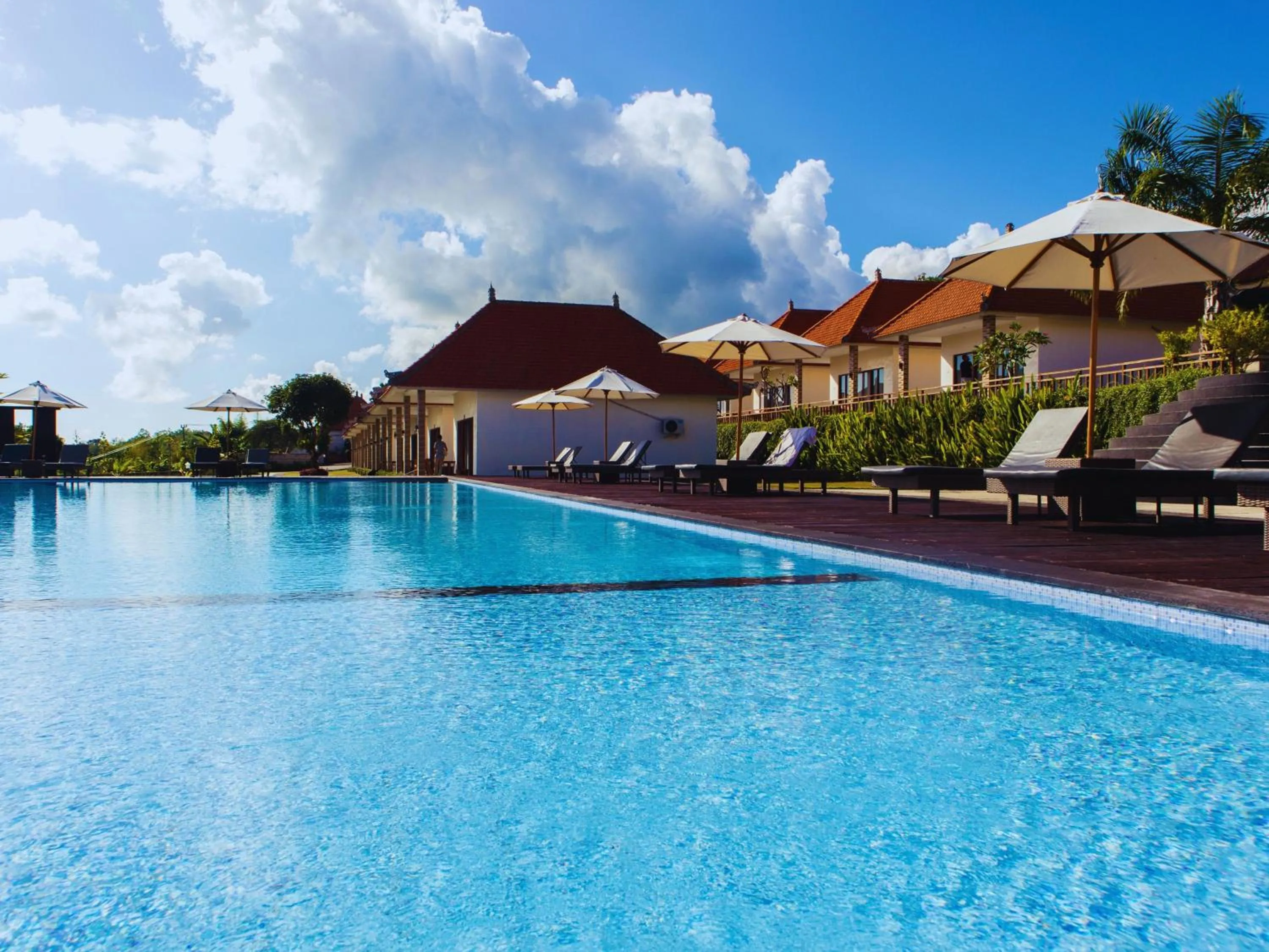 Swimming pool in Semabu Hills Hotel Nusa Penida