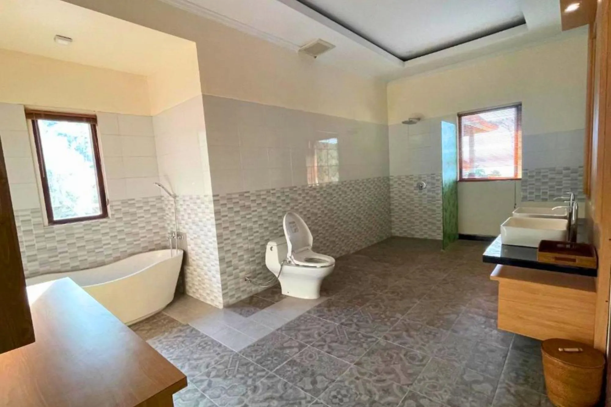 Toilet in Semabu Hills Hotel Nusa Penida