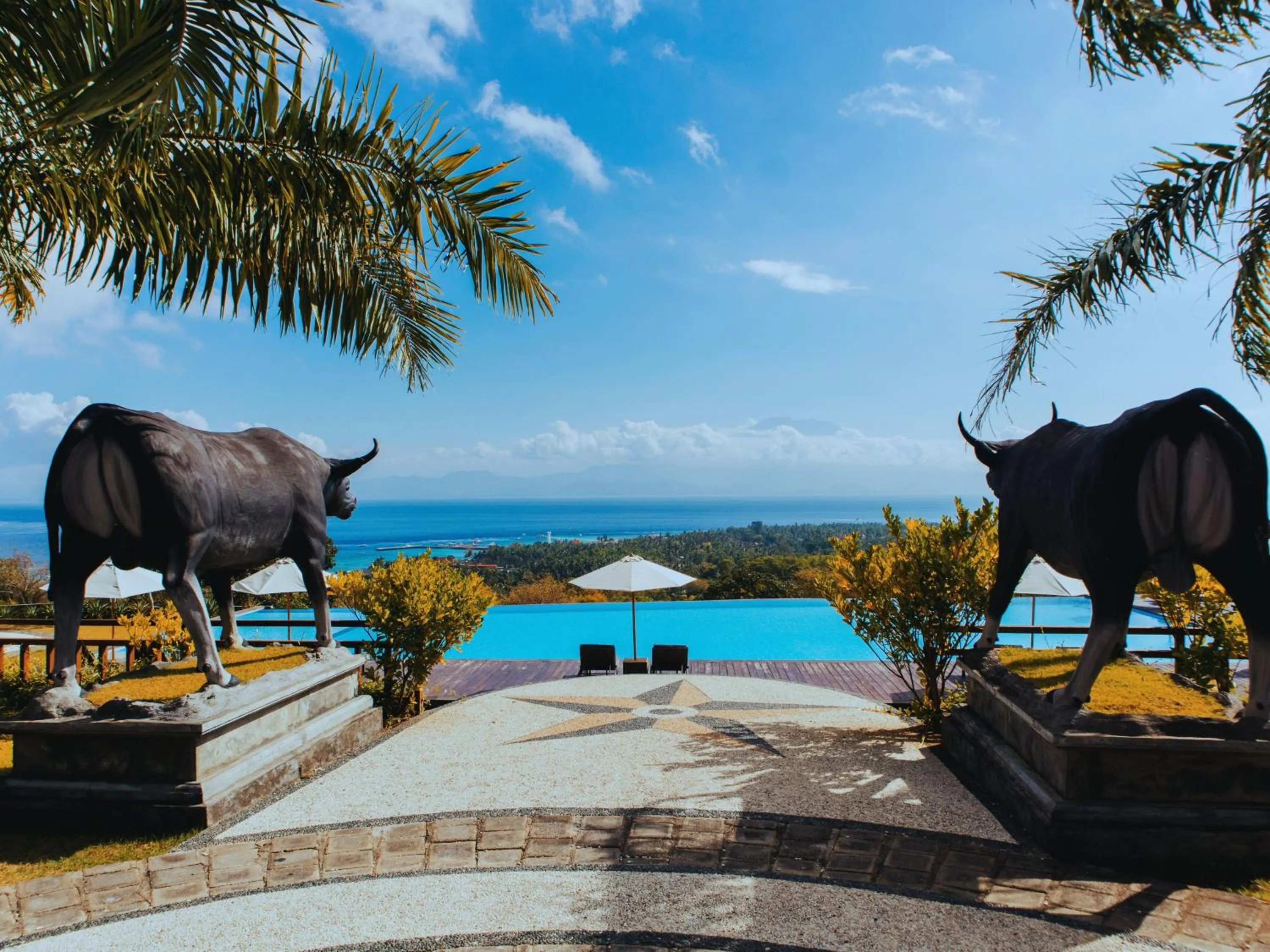 Swimming pool in Semabu Hills Hotel Nusa Penida
