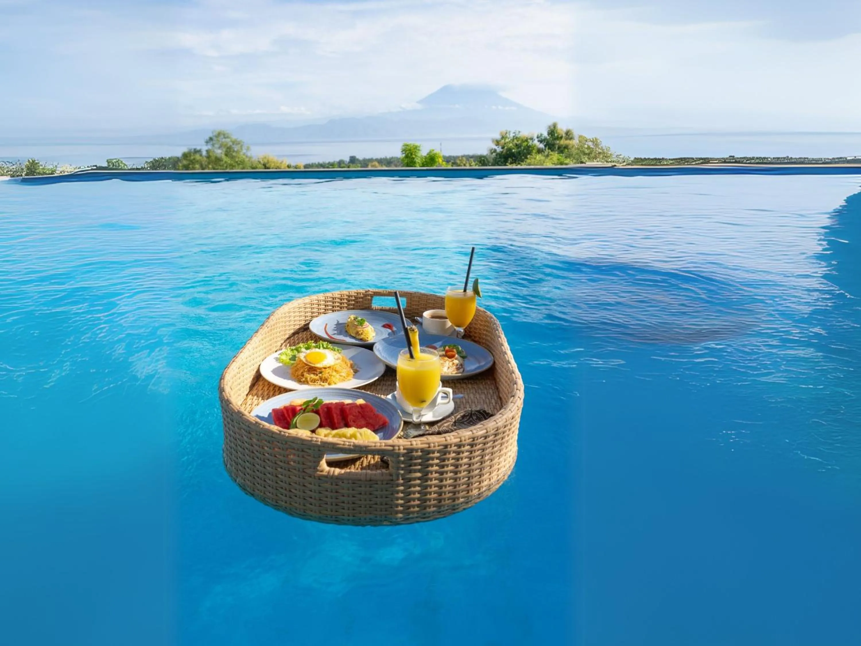 Swimming pool in Semabu Hills Hotel Nusa Penida