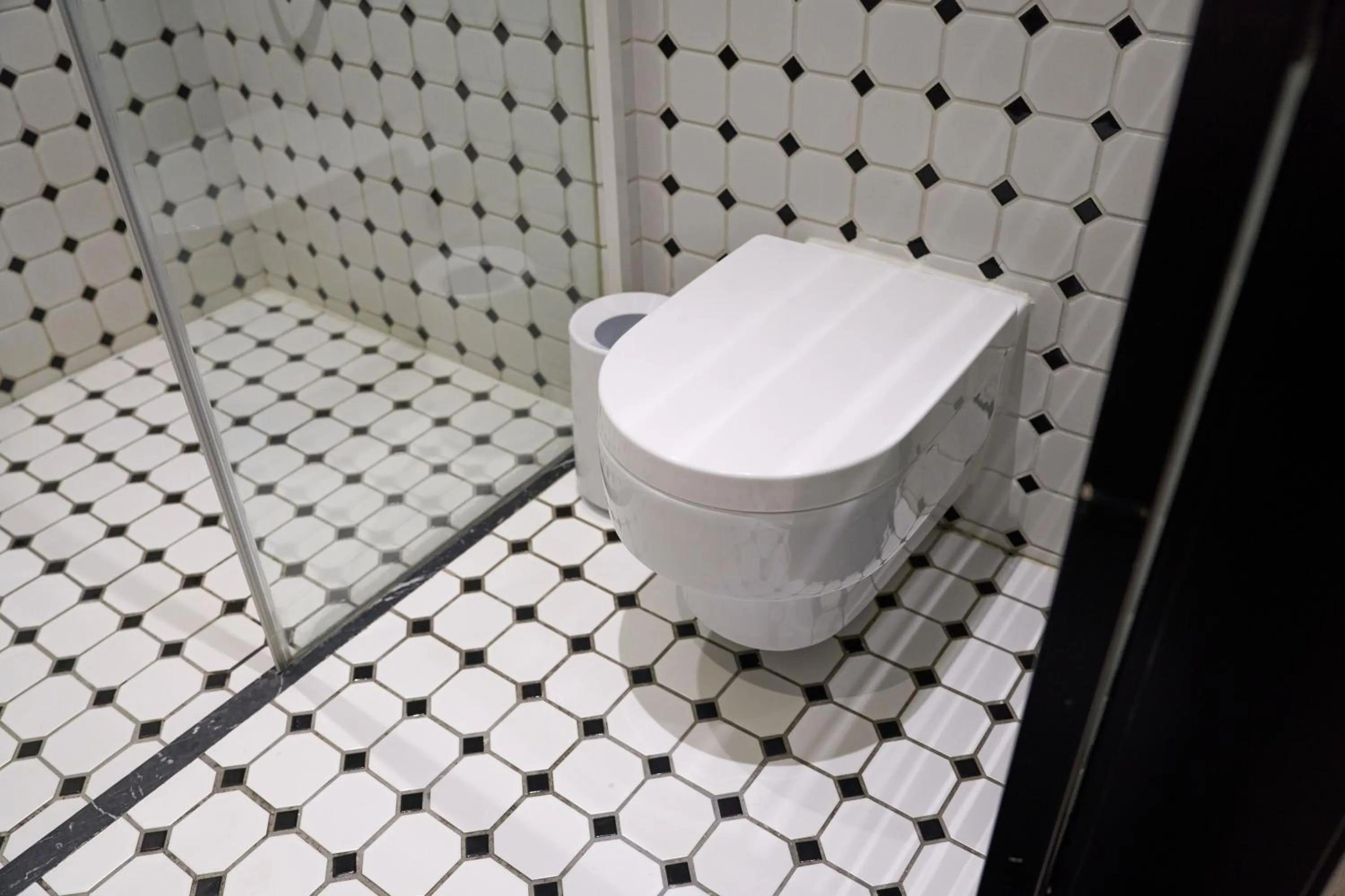 Toilet in Yi Stack Hotel Beijing