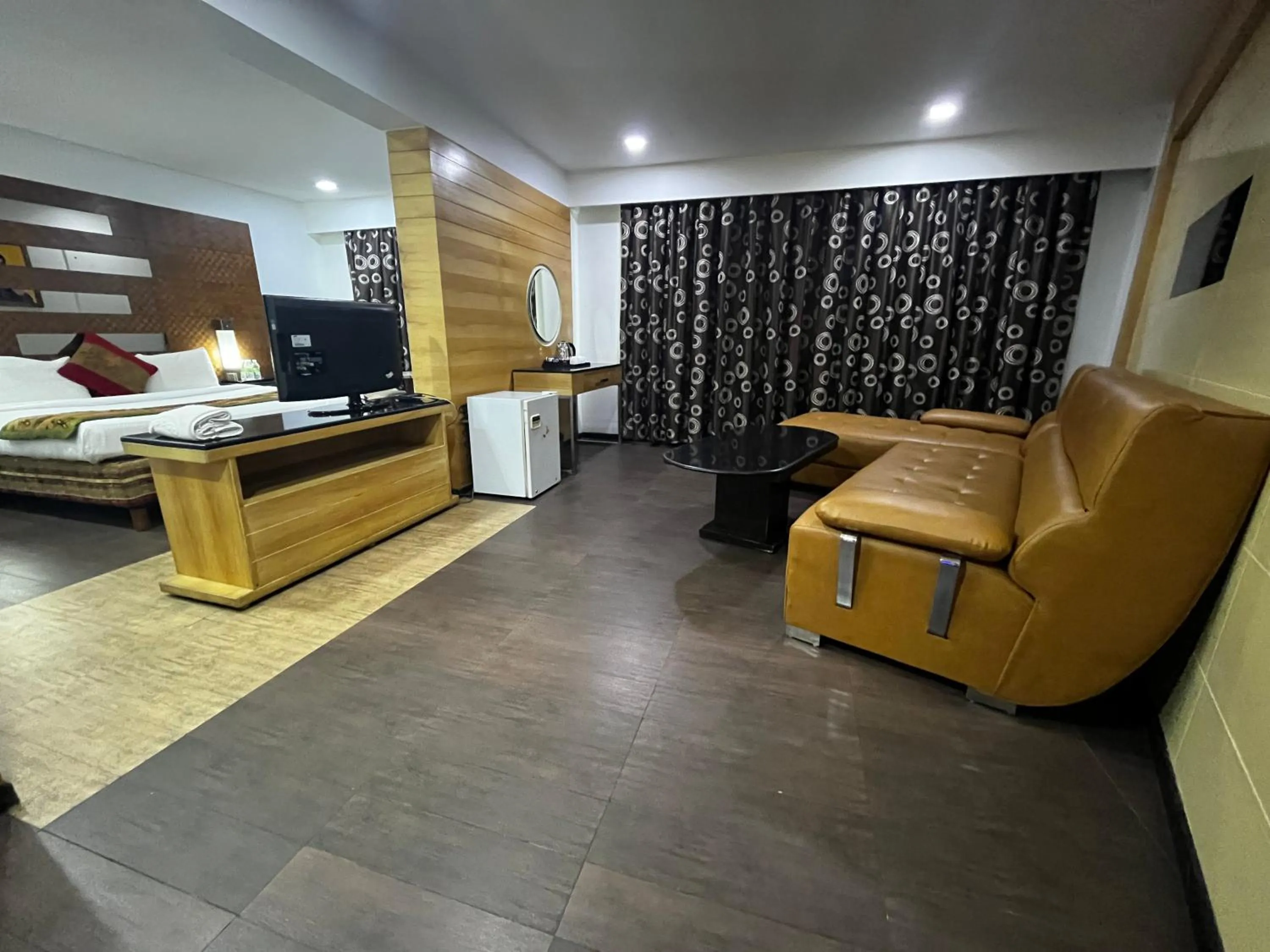 View (from property/room), Bed in Ramee Guestline Hotel Bangalore