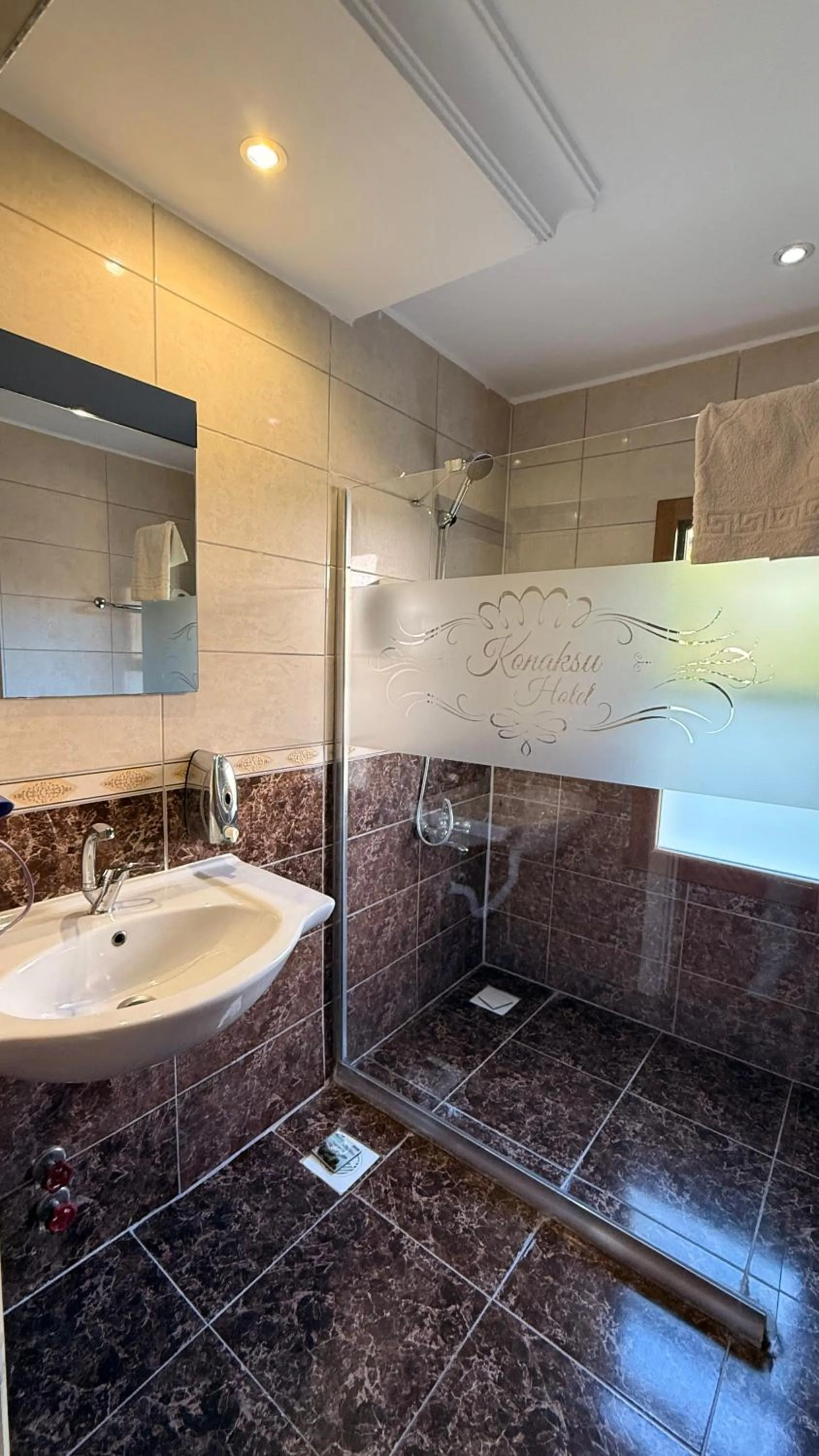 Bathroom in Konak Su Hotel