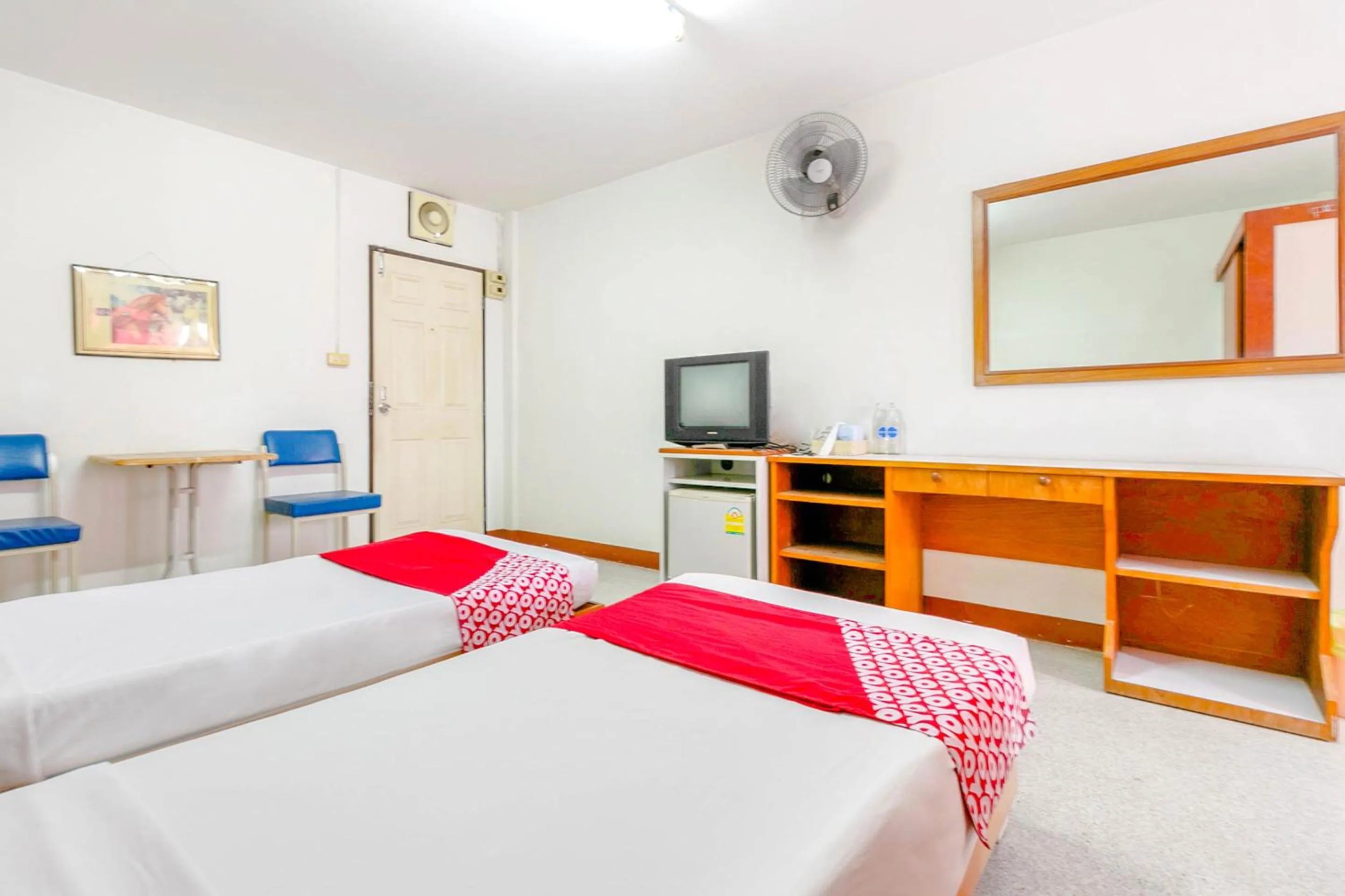 Bedroom, Bed in OYO 1161 Sathorn Mansion