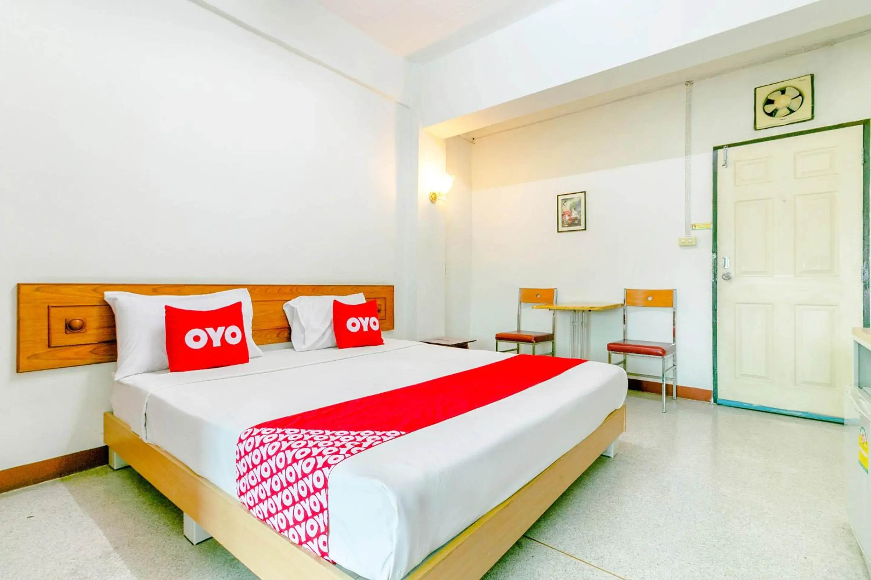 Standard Double Room in OYO 1161 Sathorn Mansion Standard Double Room in OYO 1161 Sathorn Mansion