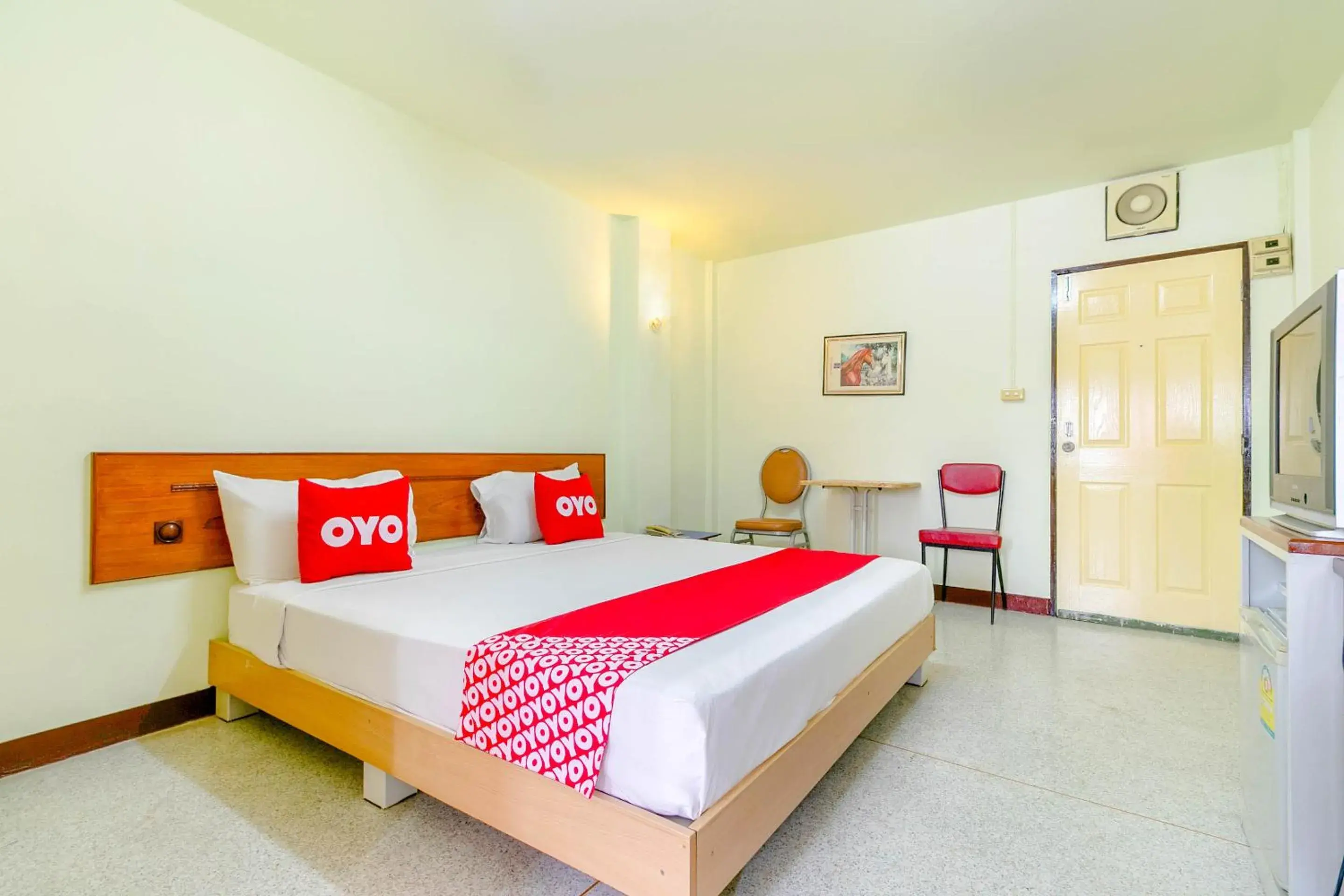 Deluxe Double Room in OYO 1161 Sathorn Mansion Deluxe Double Room in OYO 1161 Sathorn Mansion