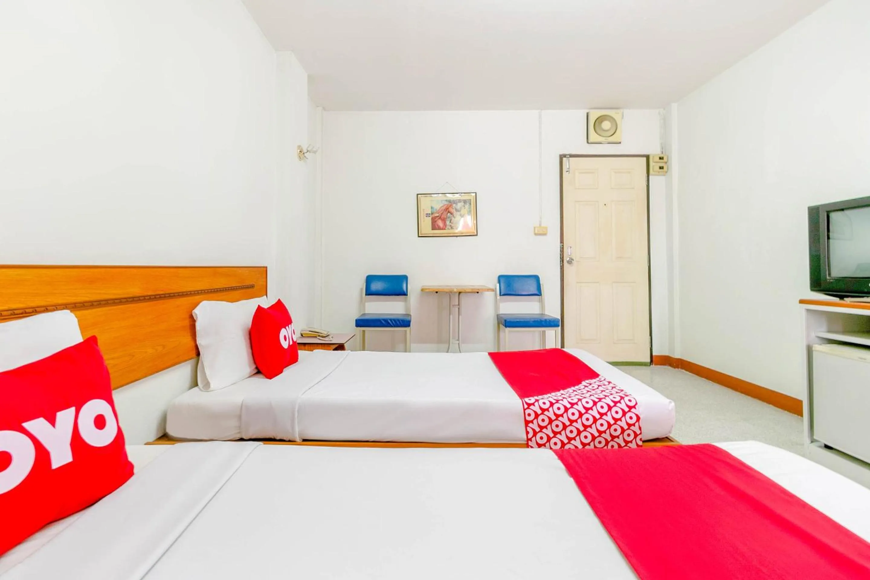 Bedroom, Bed in OYO 1161 Sathorn Mansion