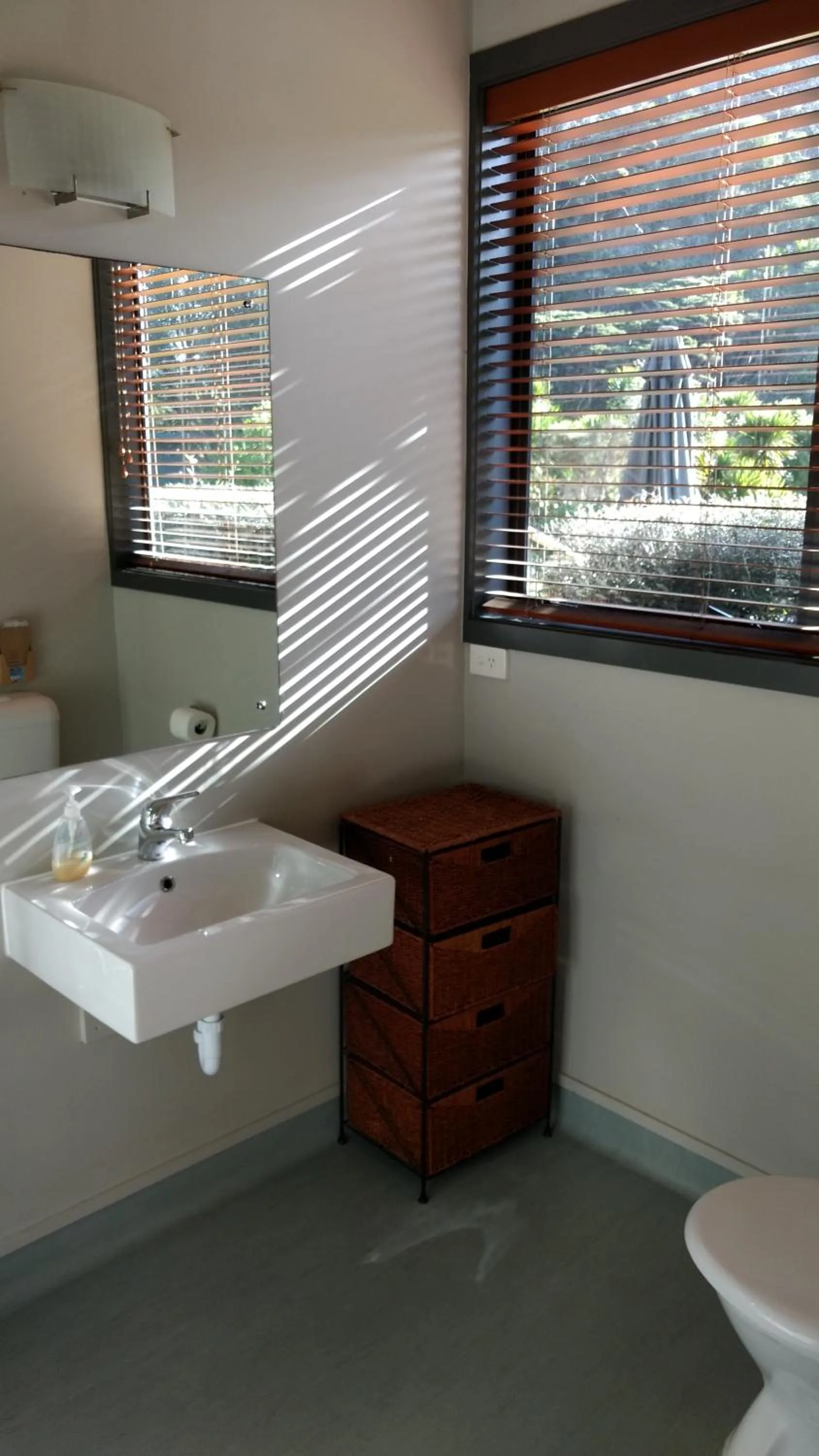 Bathroom in Piha Beachstay Accommodation