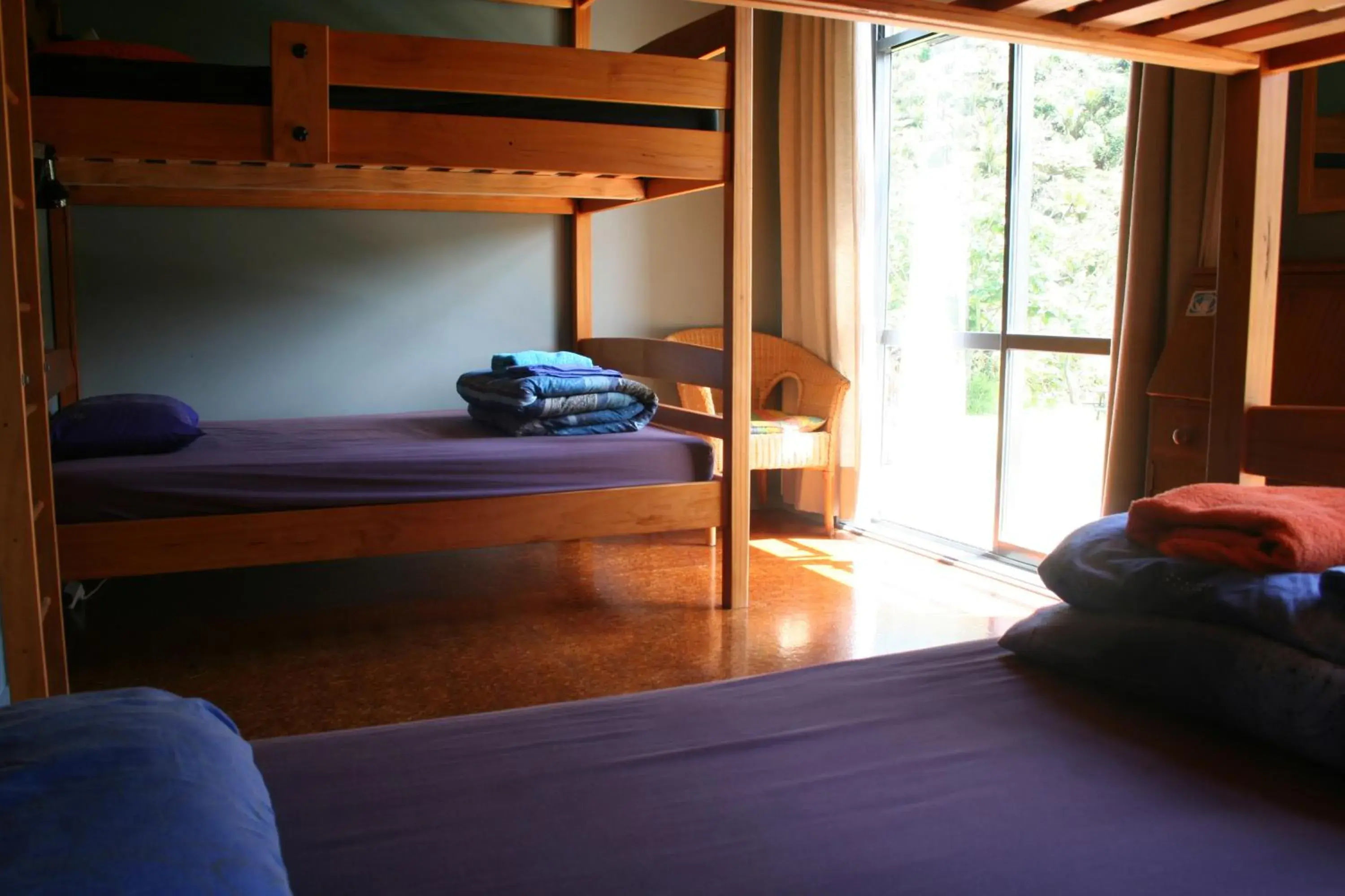 Bed in 6-Bed Mixed Dormitory Room in Piha Beachstay Accommodation Bed in 6-Bed Mixed Dormitory Room in Piha Beachstay Accommodation