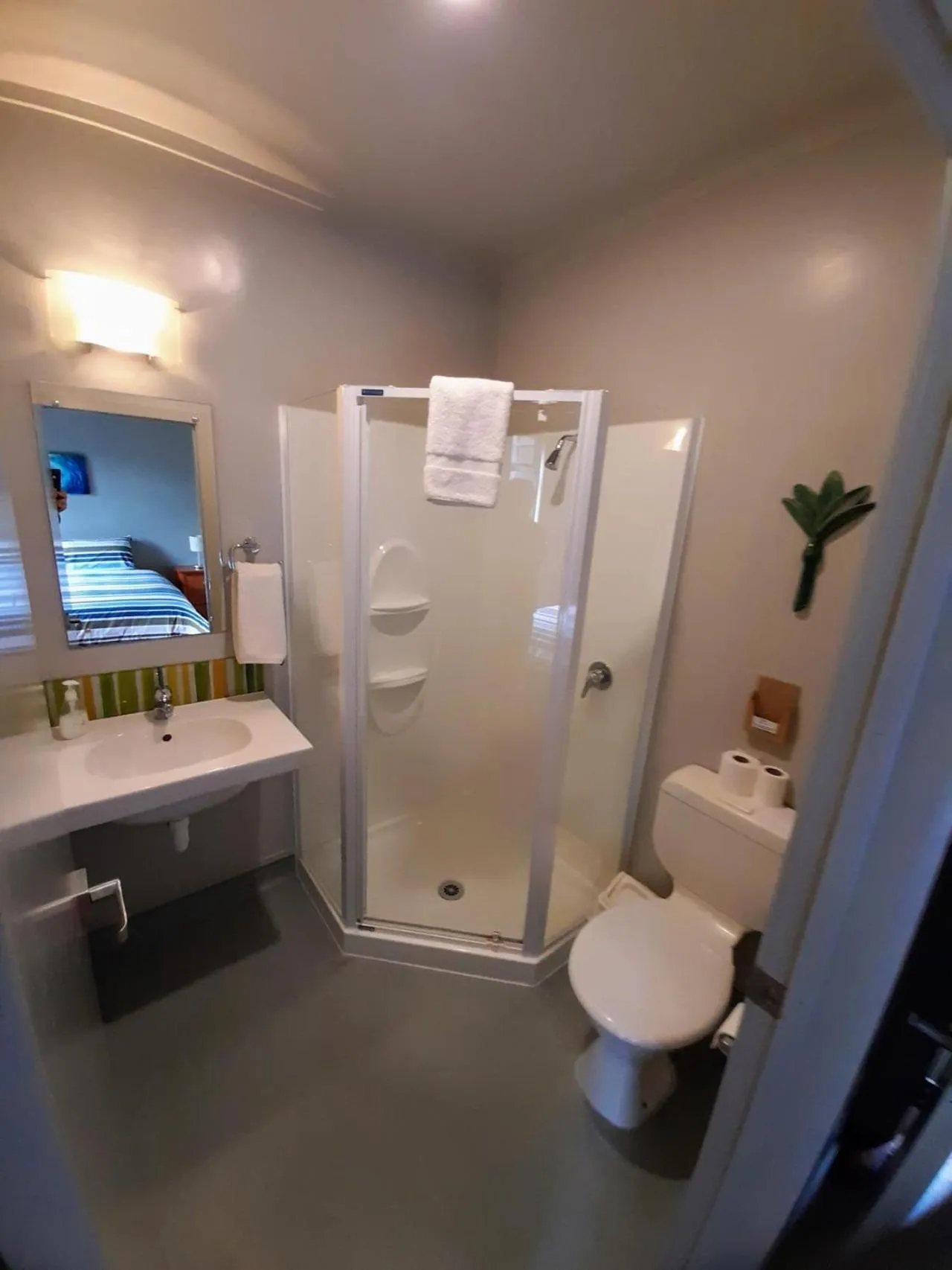 Bathroom in Piha Beachstay Accommodation