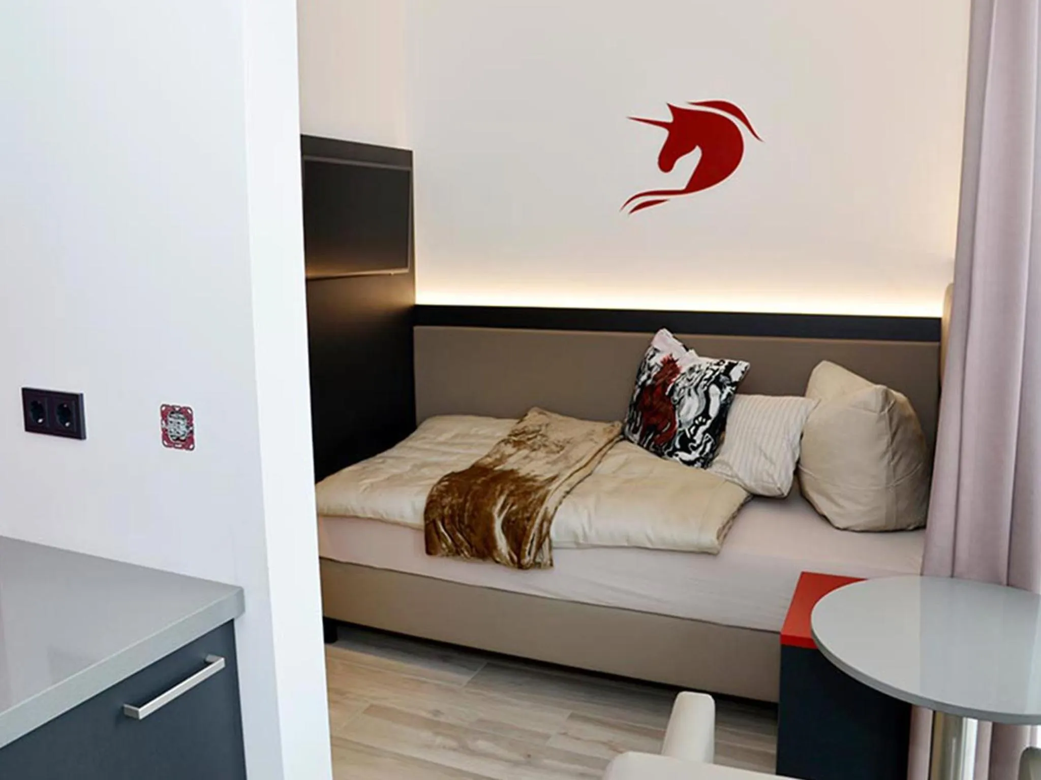 Bed in Hotel Rotes Einhorn ****