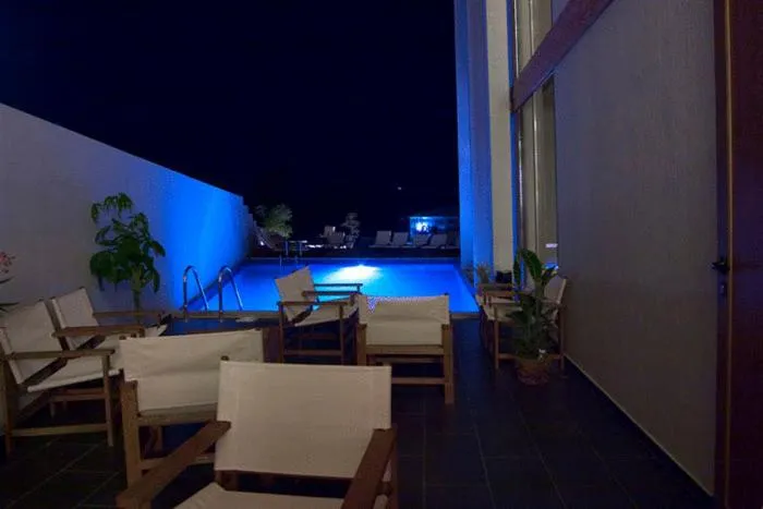 Swimming pool in Design Hotel Logatero