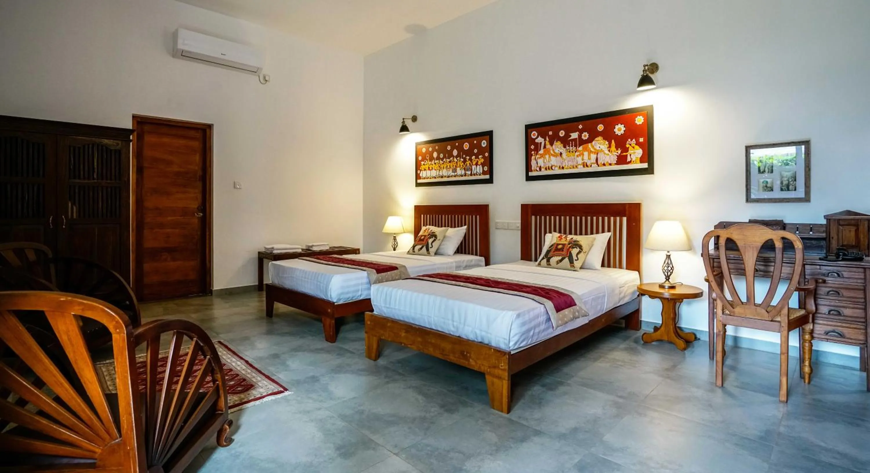 Photo of the whole room, Bed in Atelier