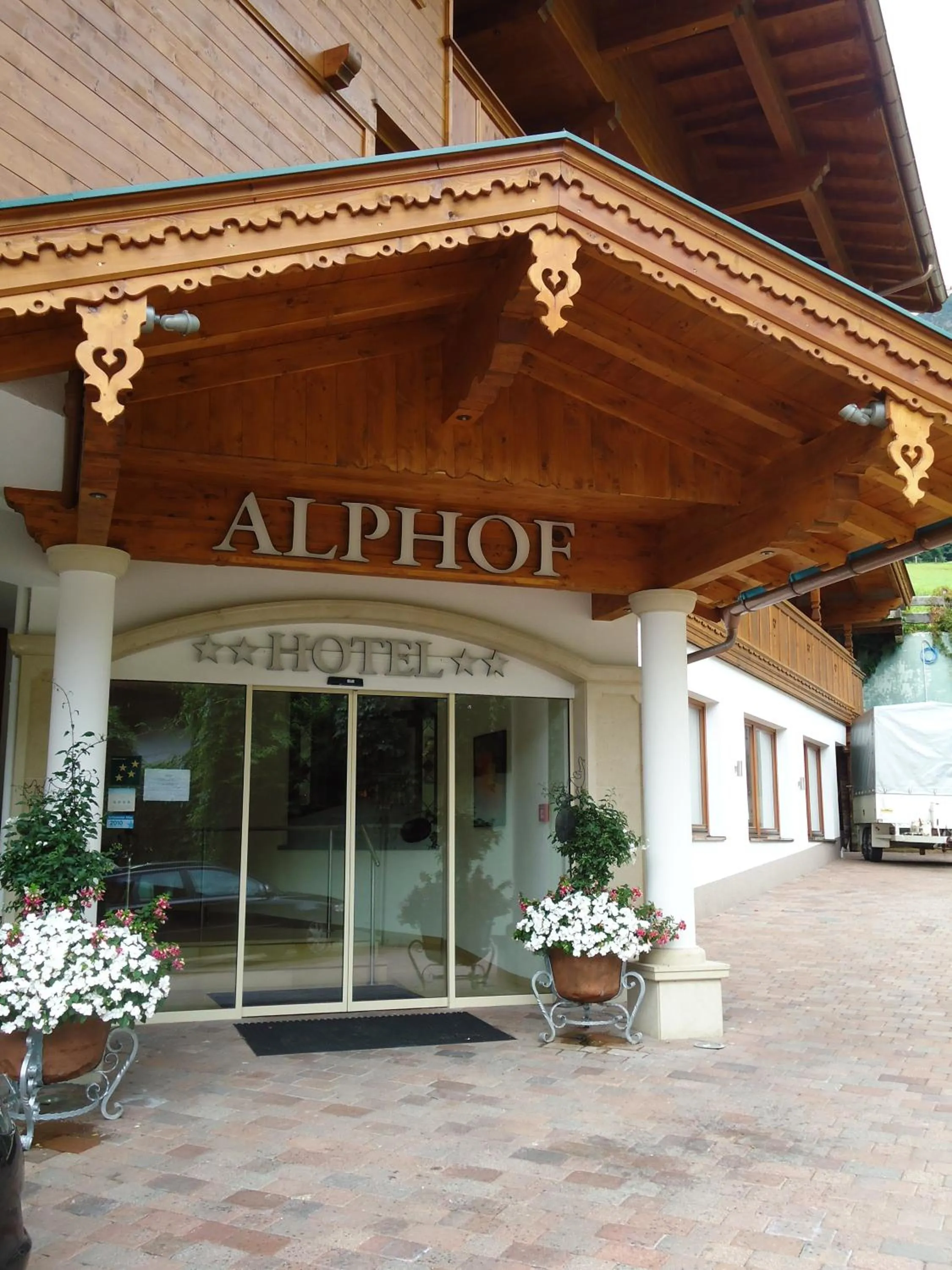 Facade/entrance in Hotel Alphof Alpbach