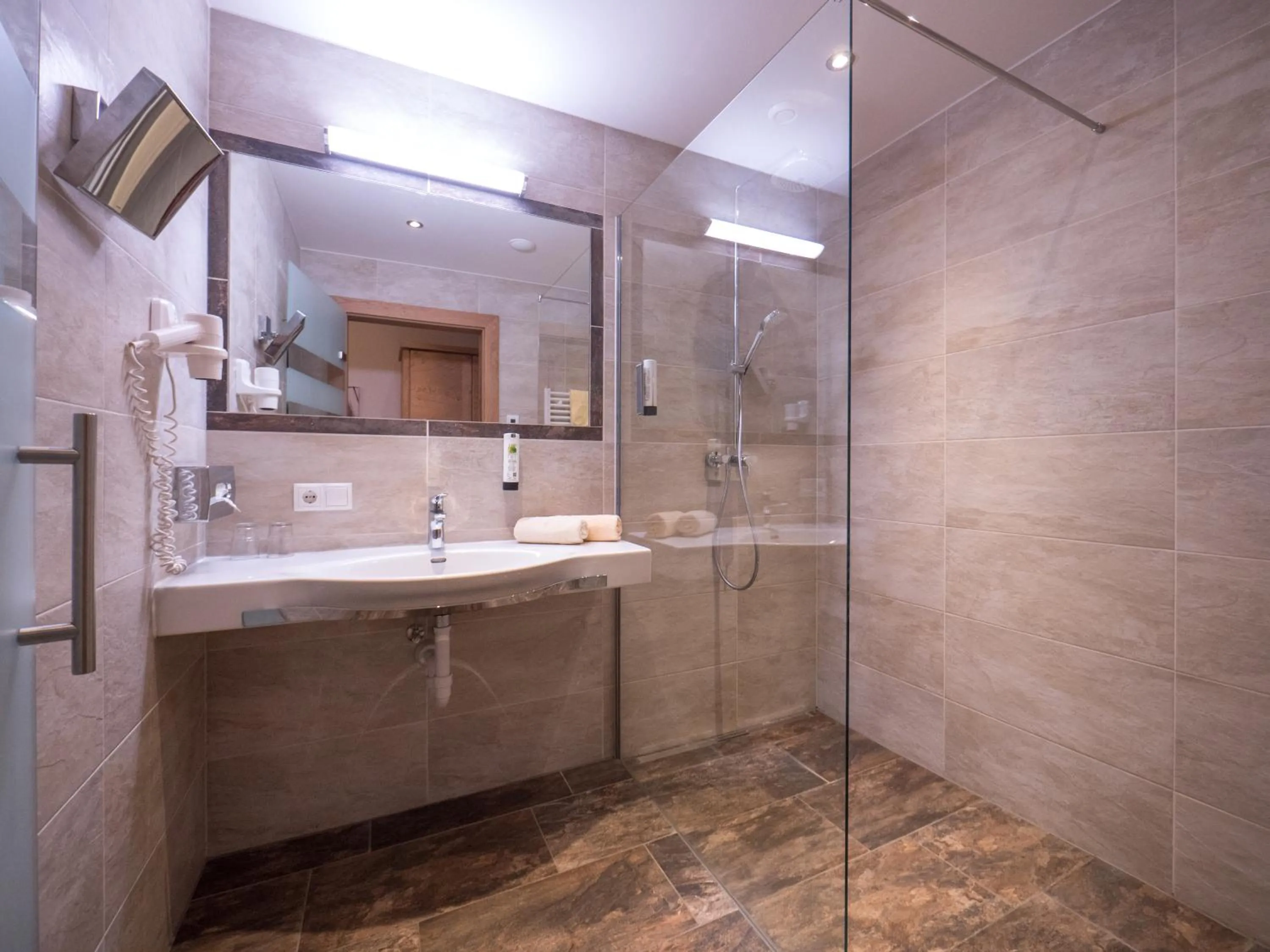 Shower in Hotel Alphof Alpbach