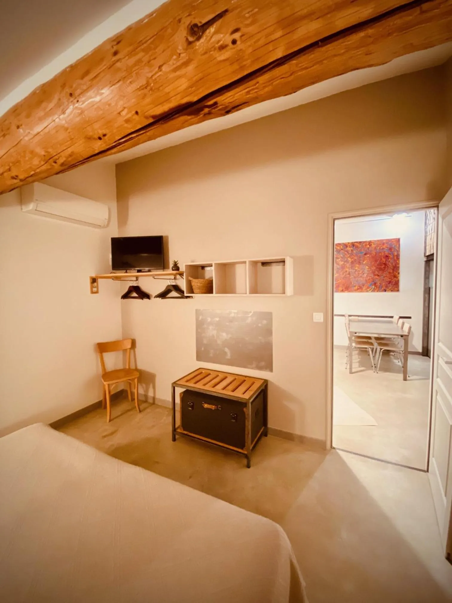 Photo of the whole room, Bed in L'atelier B&B