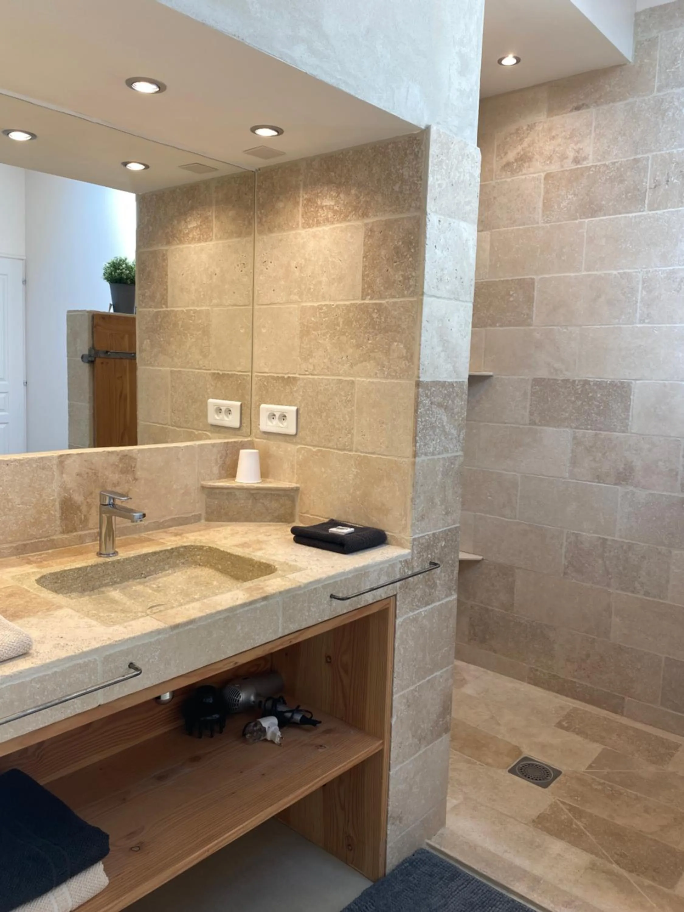 Bathroom in L'atelier B&B