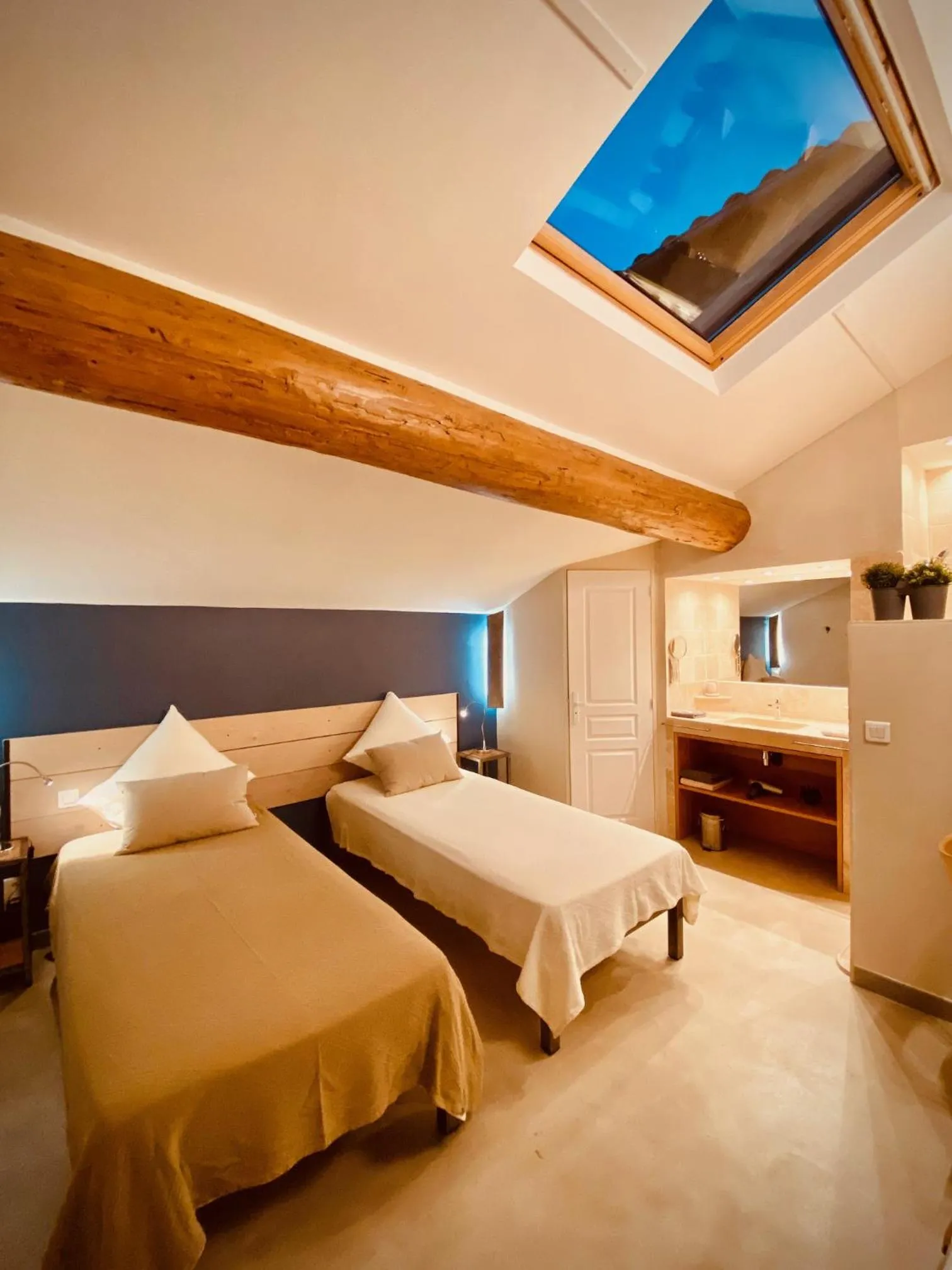 Bed in L'atelier B&B