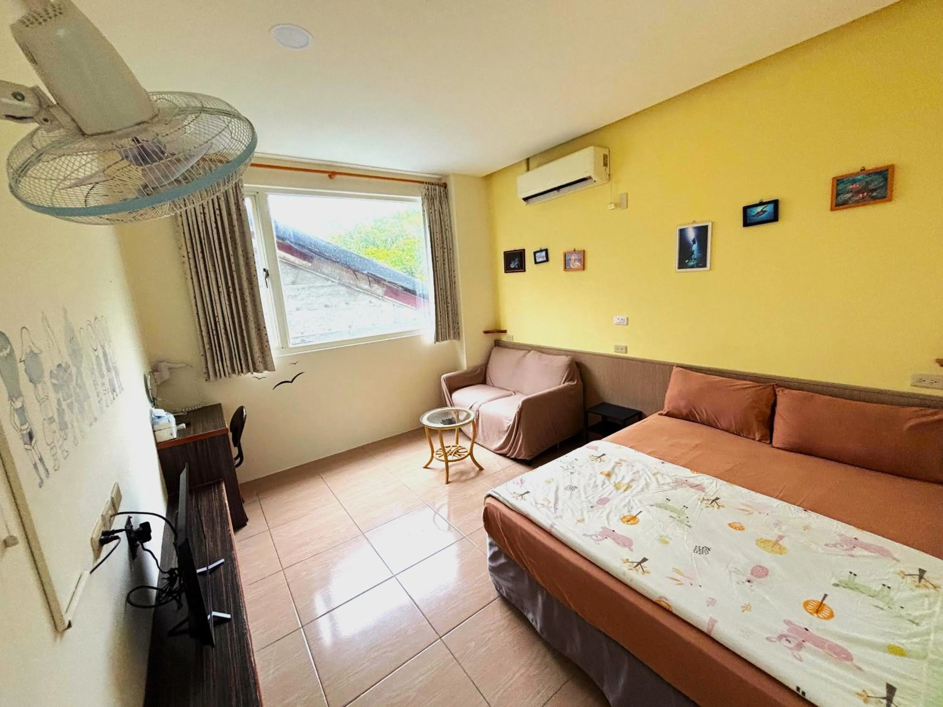 Bed in Fire Island Guest House