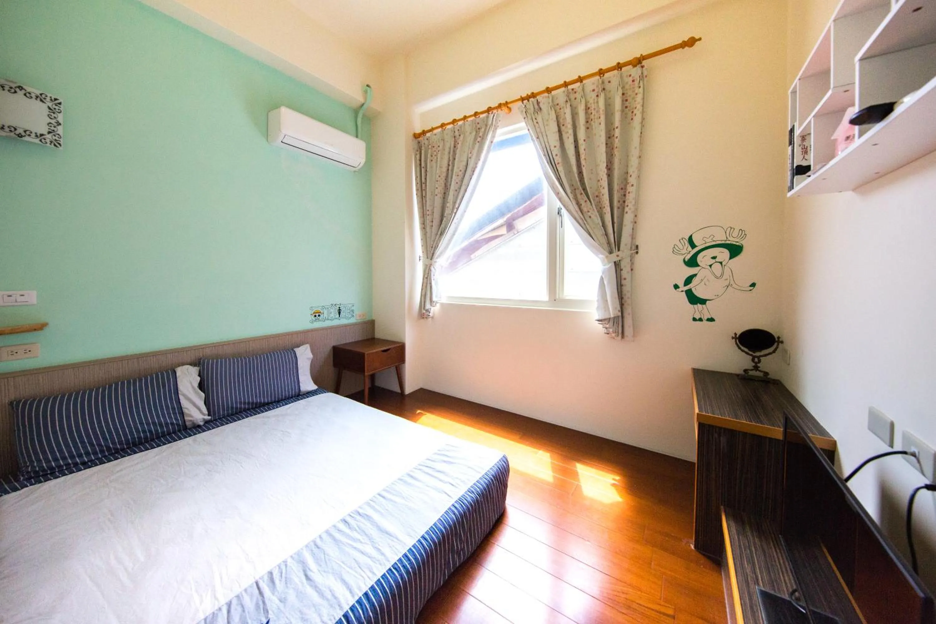 bunk bed, Bed in Fire Island Guest House