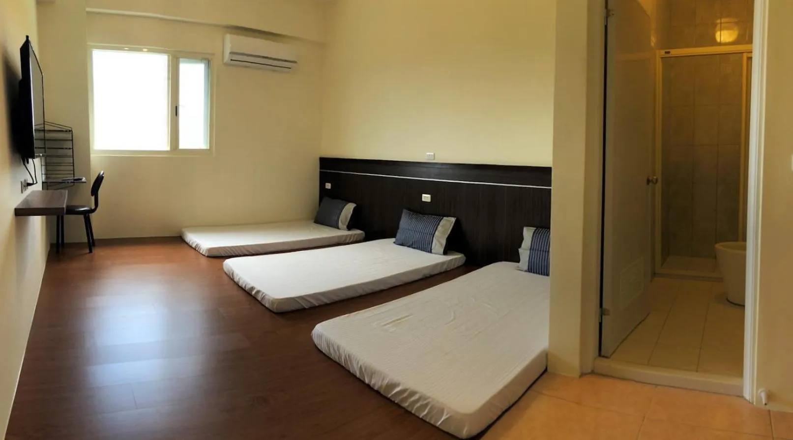 Bed in Fire Island Guest House