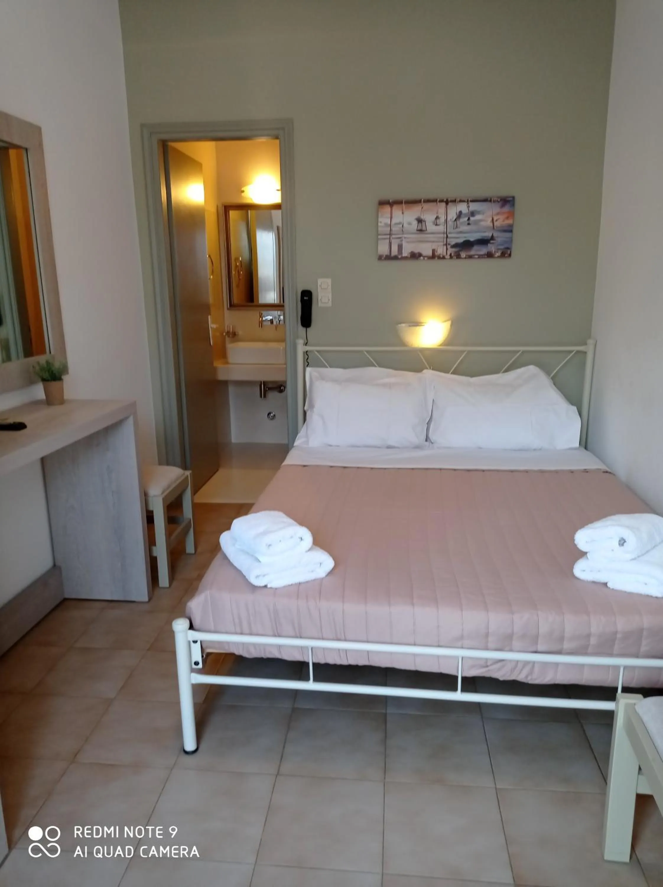 Bedroom, Bed in Summer Shades Hotel - ex Arkoulis