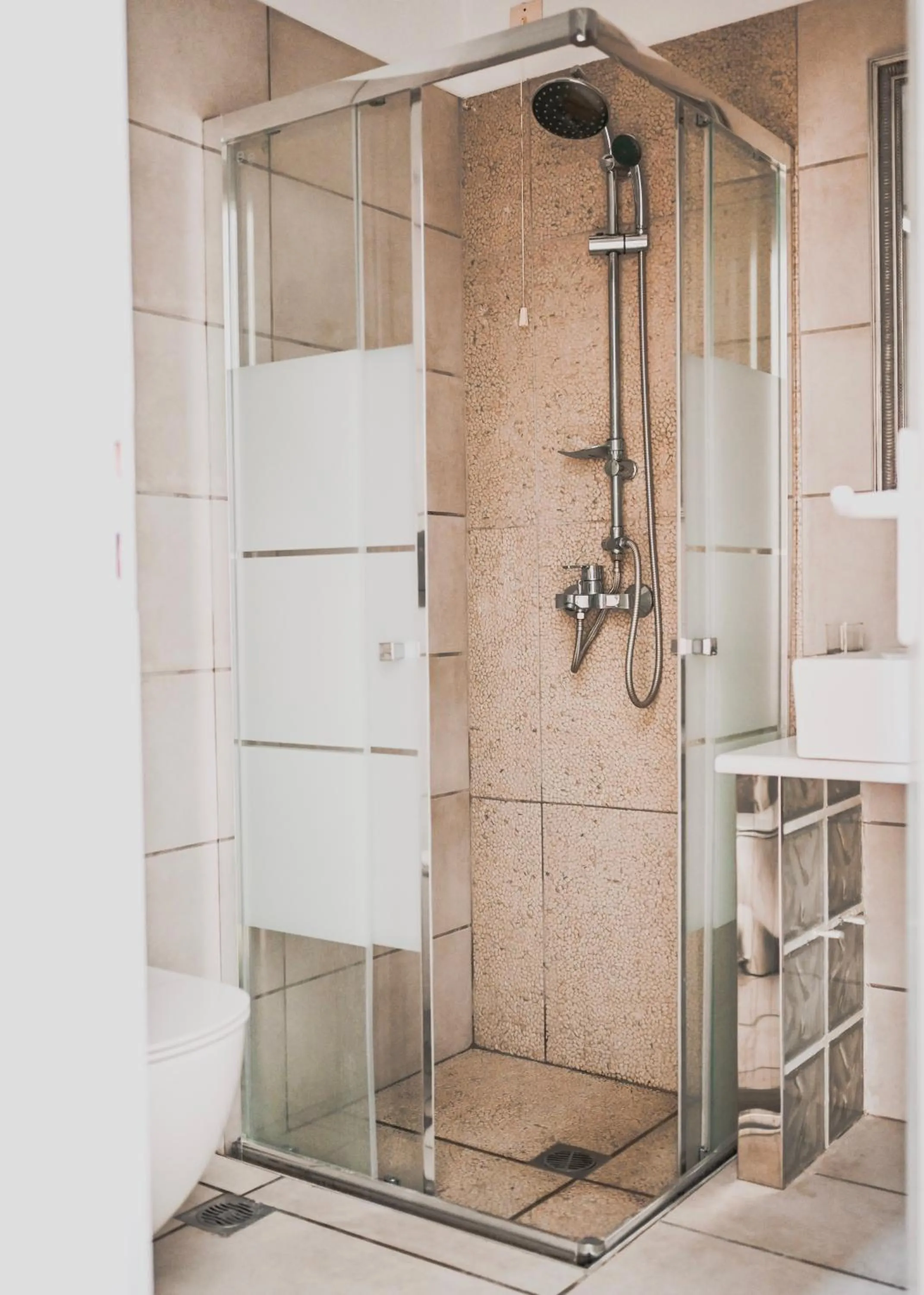 Shower in Summer Shades Hotel - ex Arkoulis