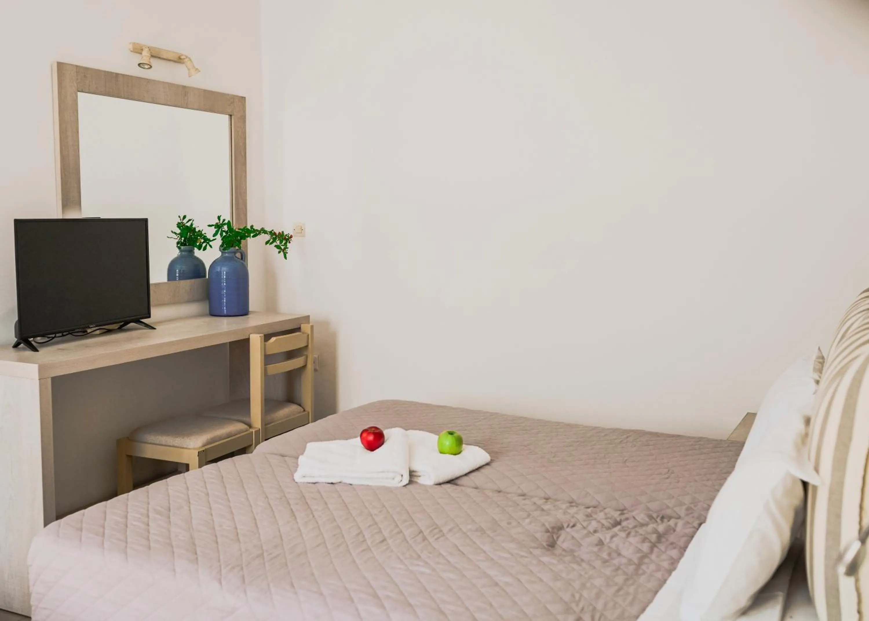 Bed in Summer Shades Hotel - ex Arkoulis