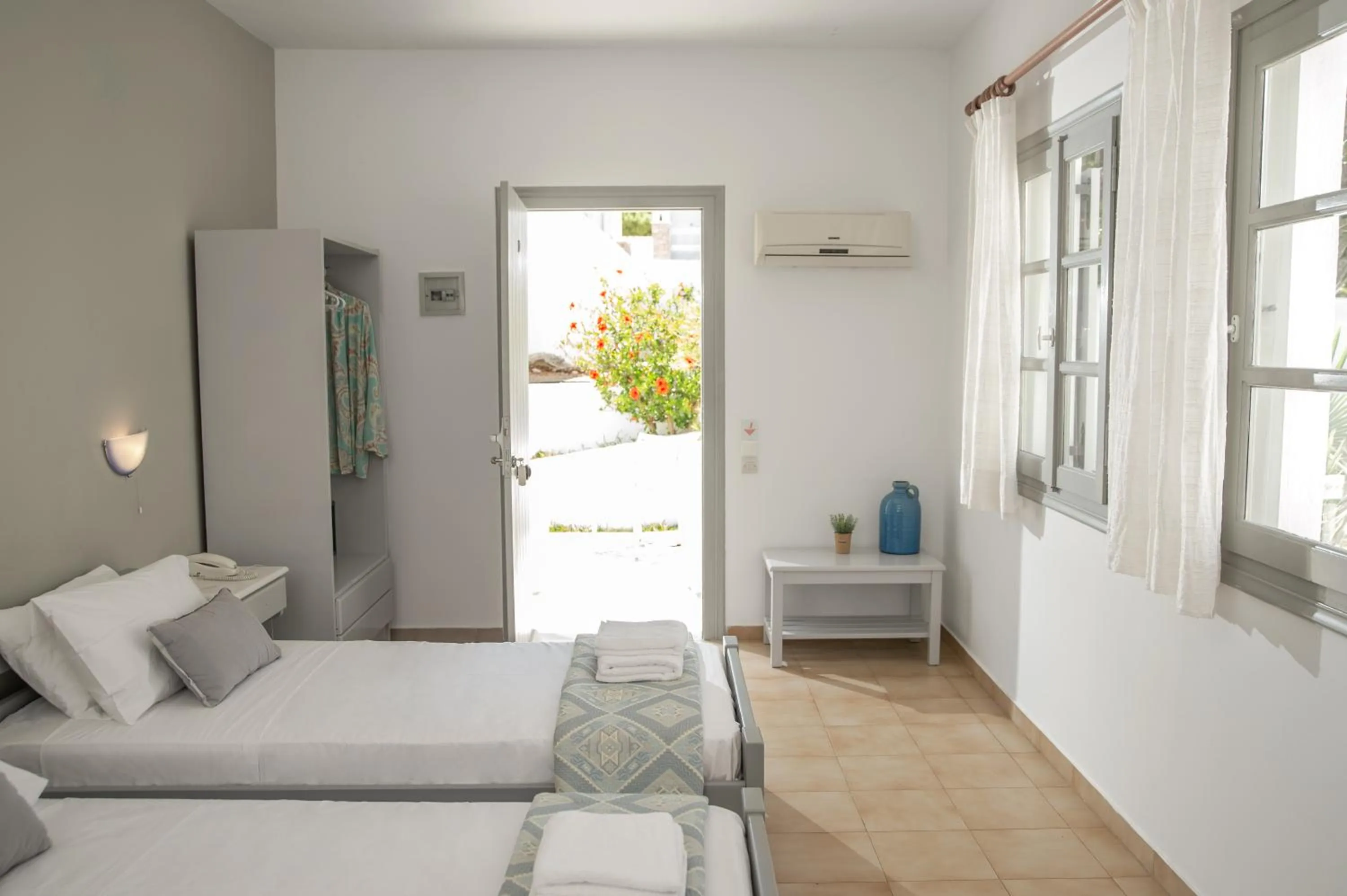 Bedroom, Bed in Summer Shades Hotel - ex Arkoulis