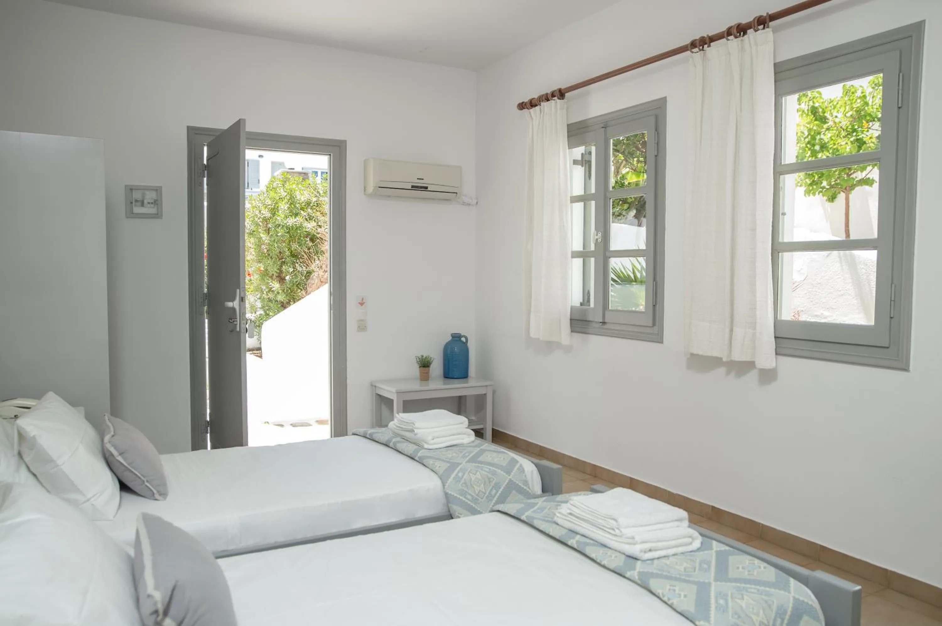 Bedroom, Bed in Summer Shades Hotel - ex Arkoulis