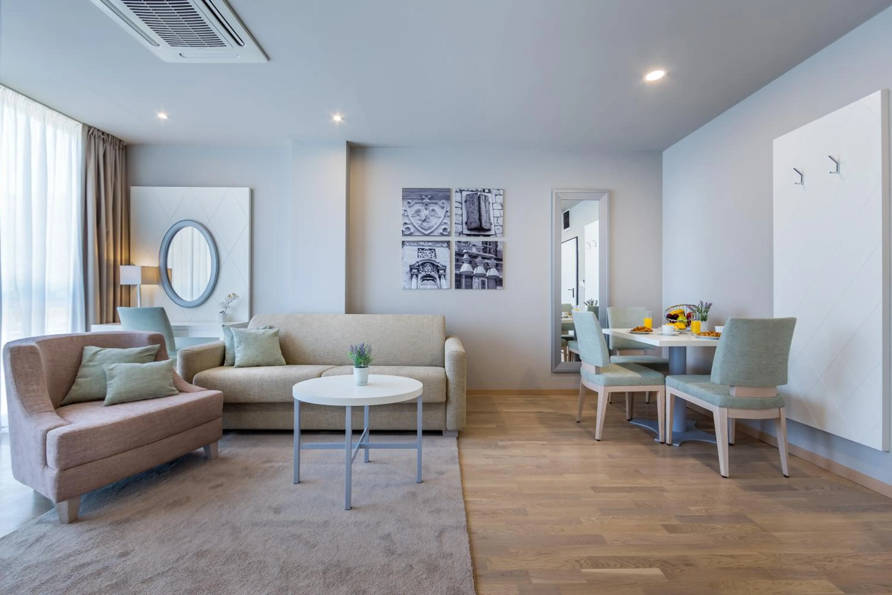 Living room in Apartments & Rooms Preelook