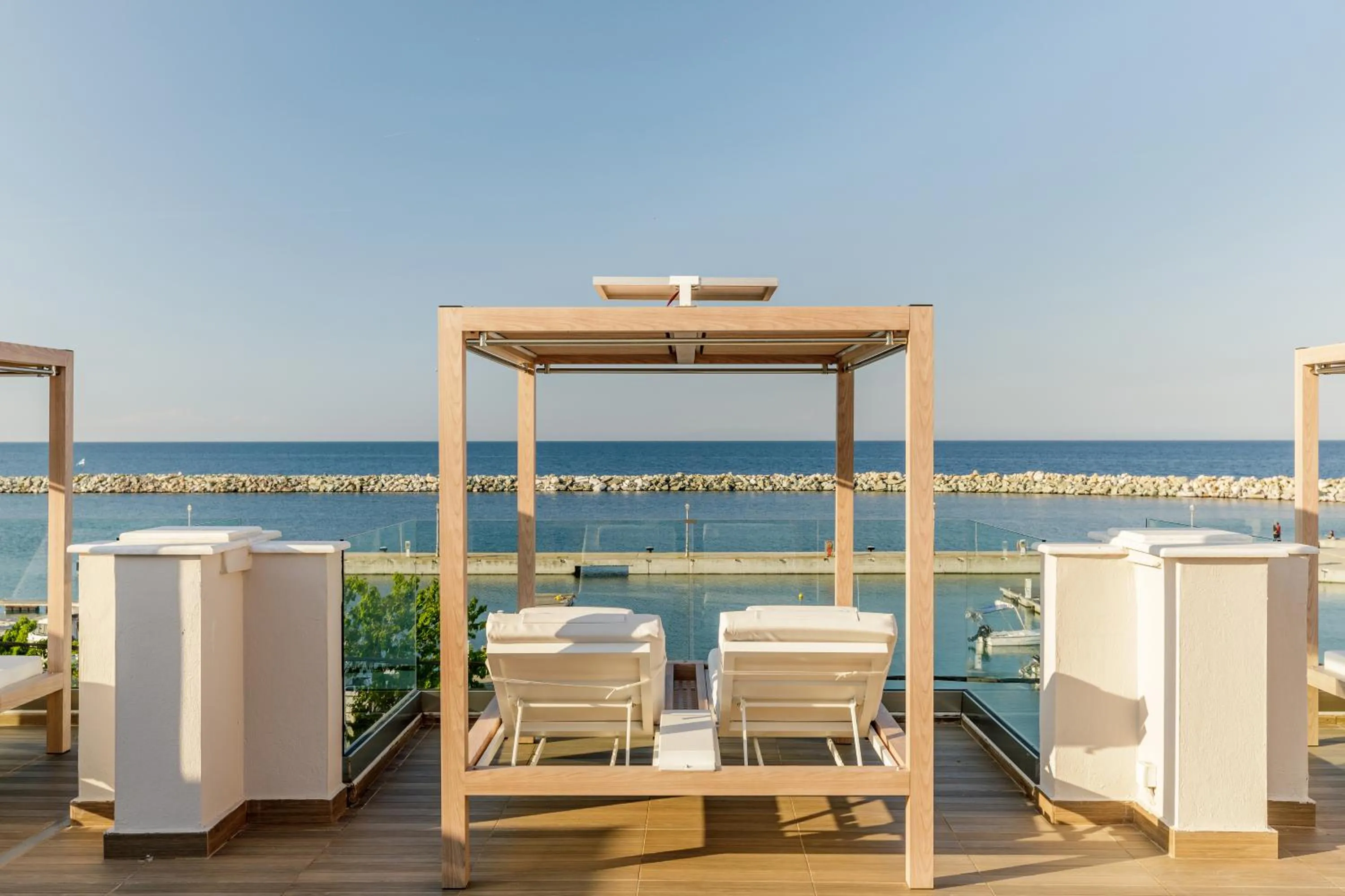 sunbed in Diverso Platamon, Luxury Hotel & Suites