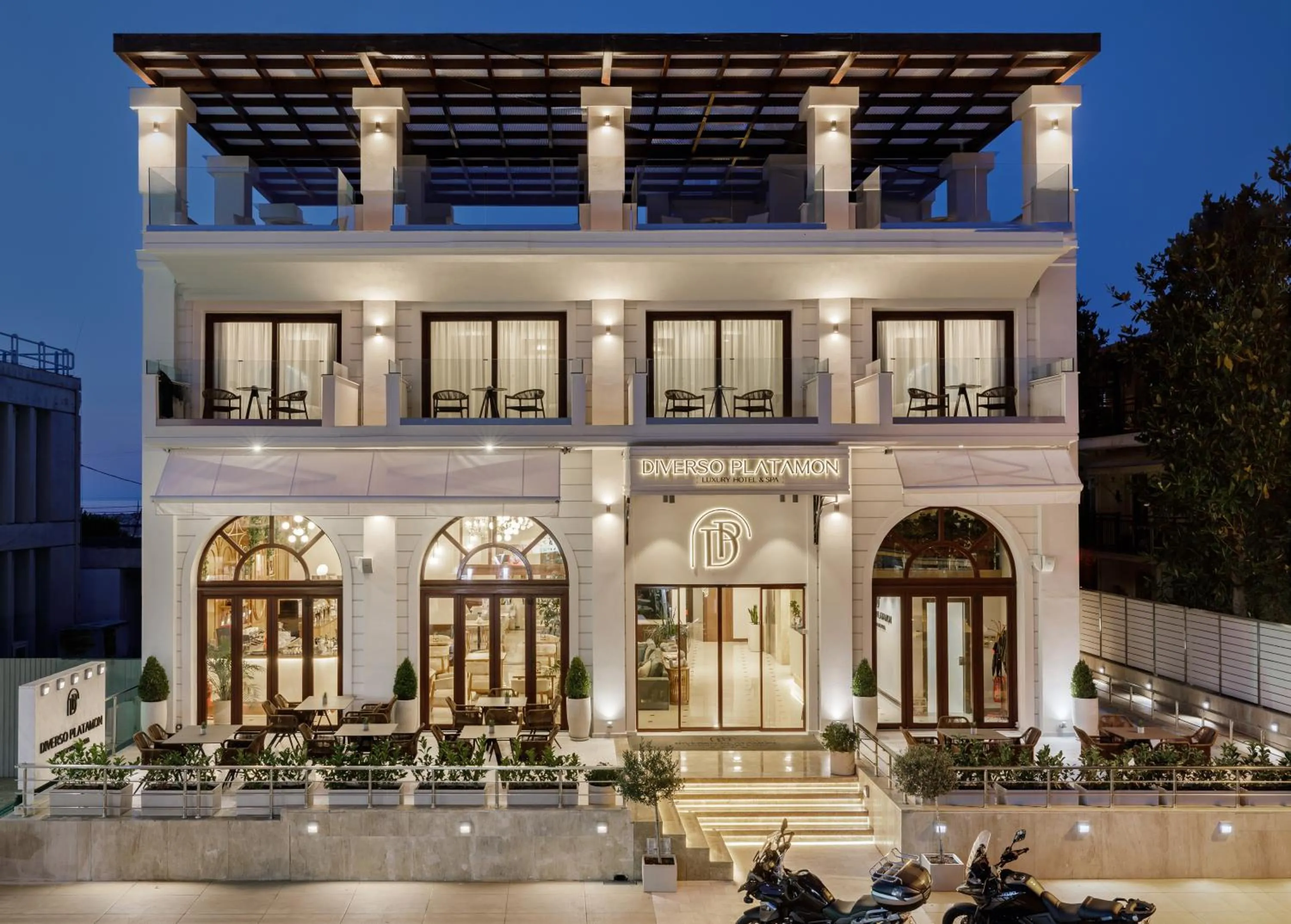 Property building in Diverso Platamon, Luxury Hotel & Suites