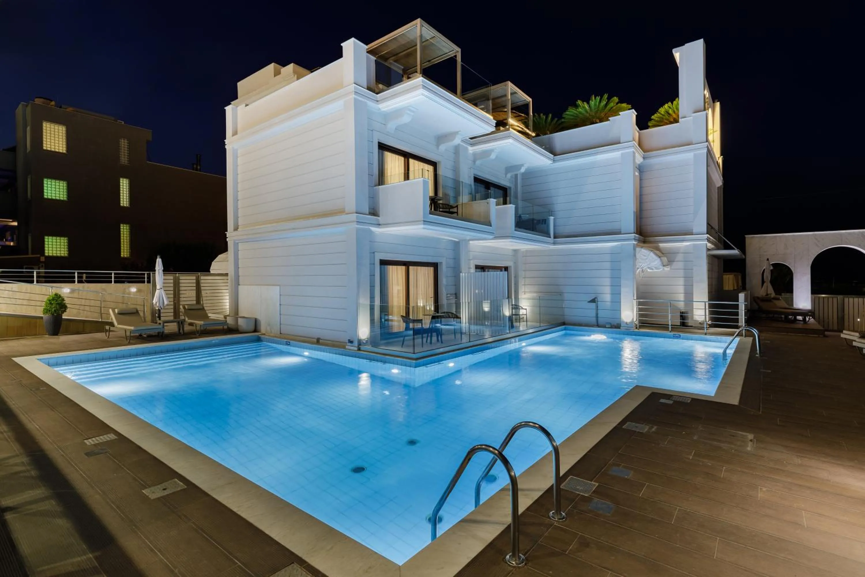 Property building in Diverso Platamon, Luxury Hotel & Suites