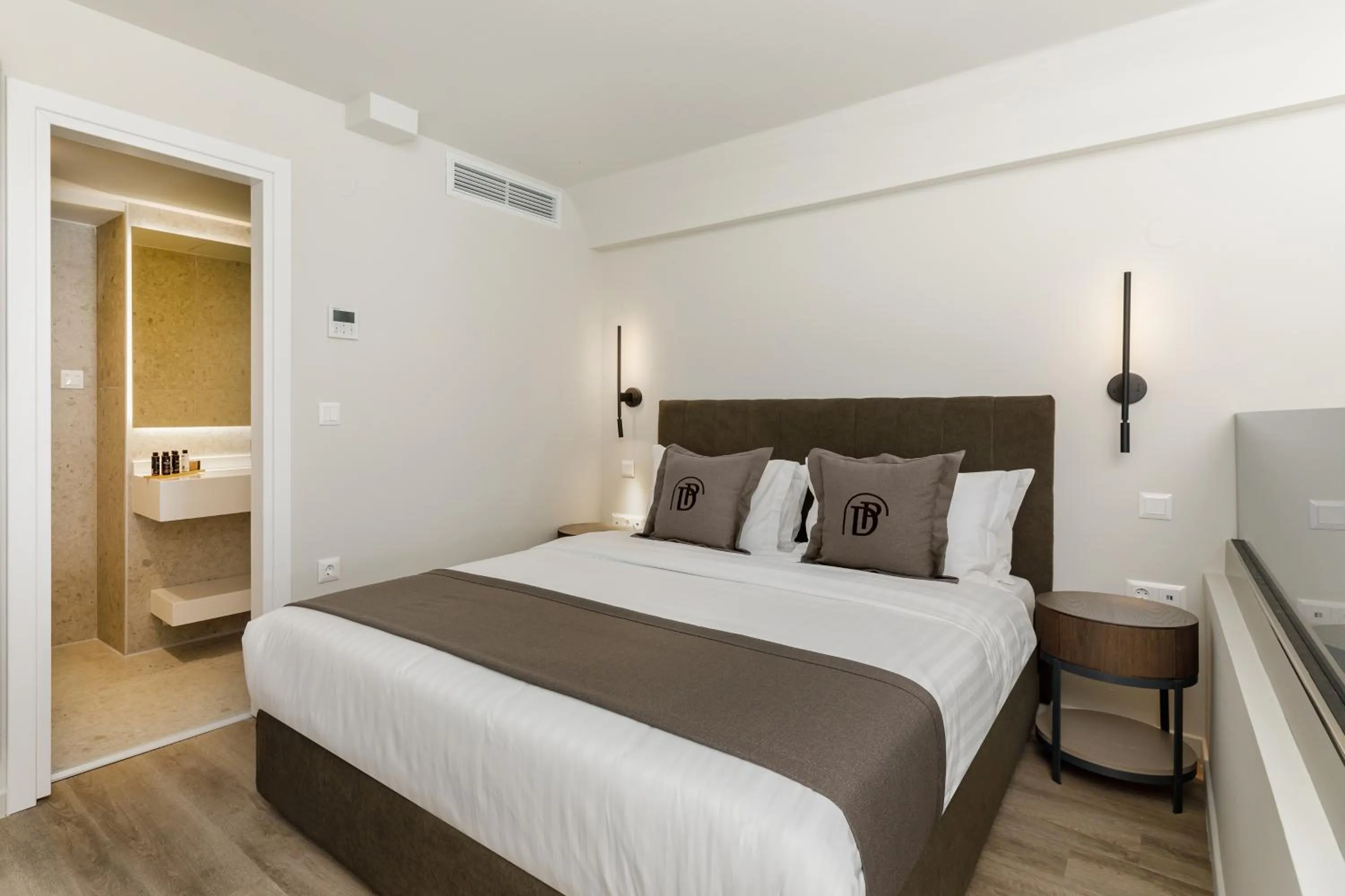 Bed in Diverso Platamon, Luxury Hotel & Suites