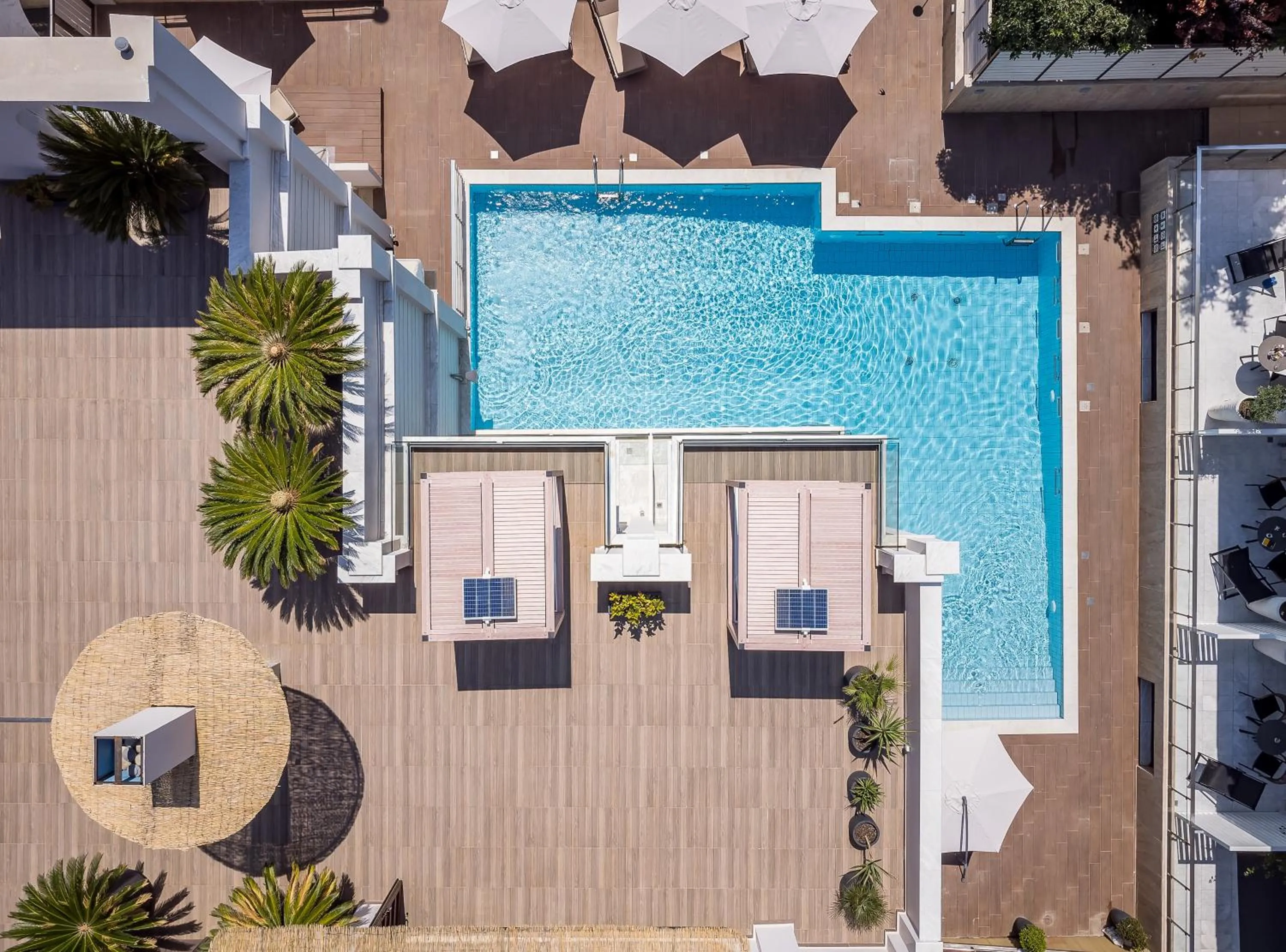 Swimming pool in Diverso Platamon, Luxury Hotel & Suites