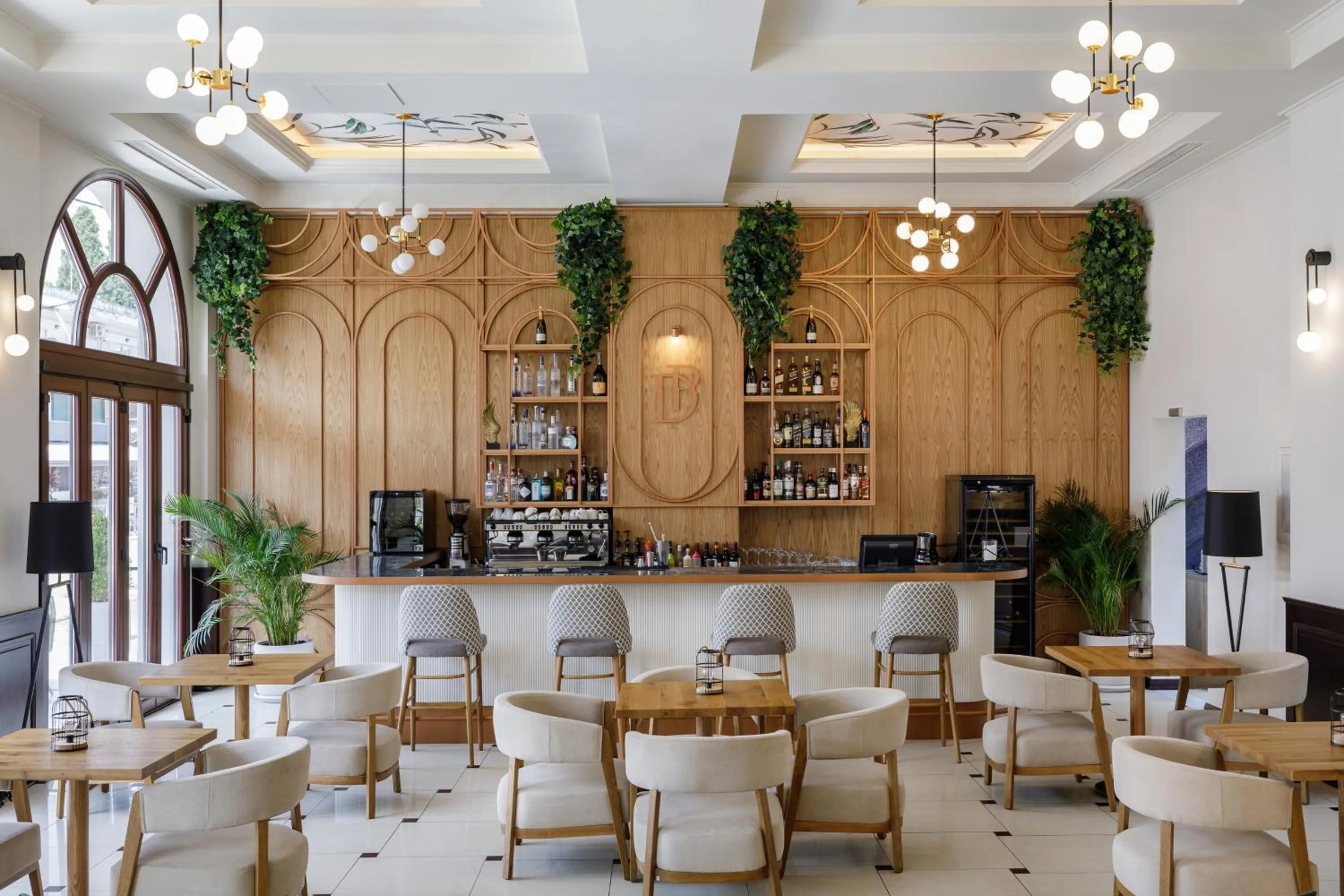 Lounge or bar in Diverso Platamon, Luxury Hotel & Suites