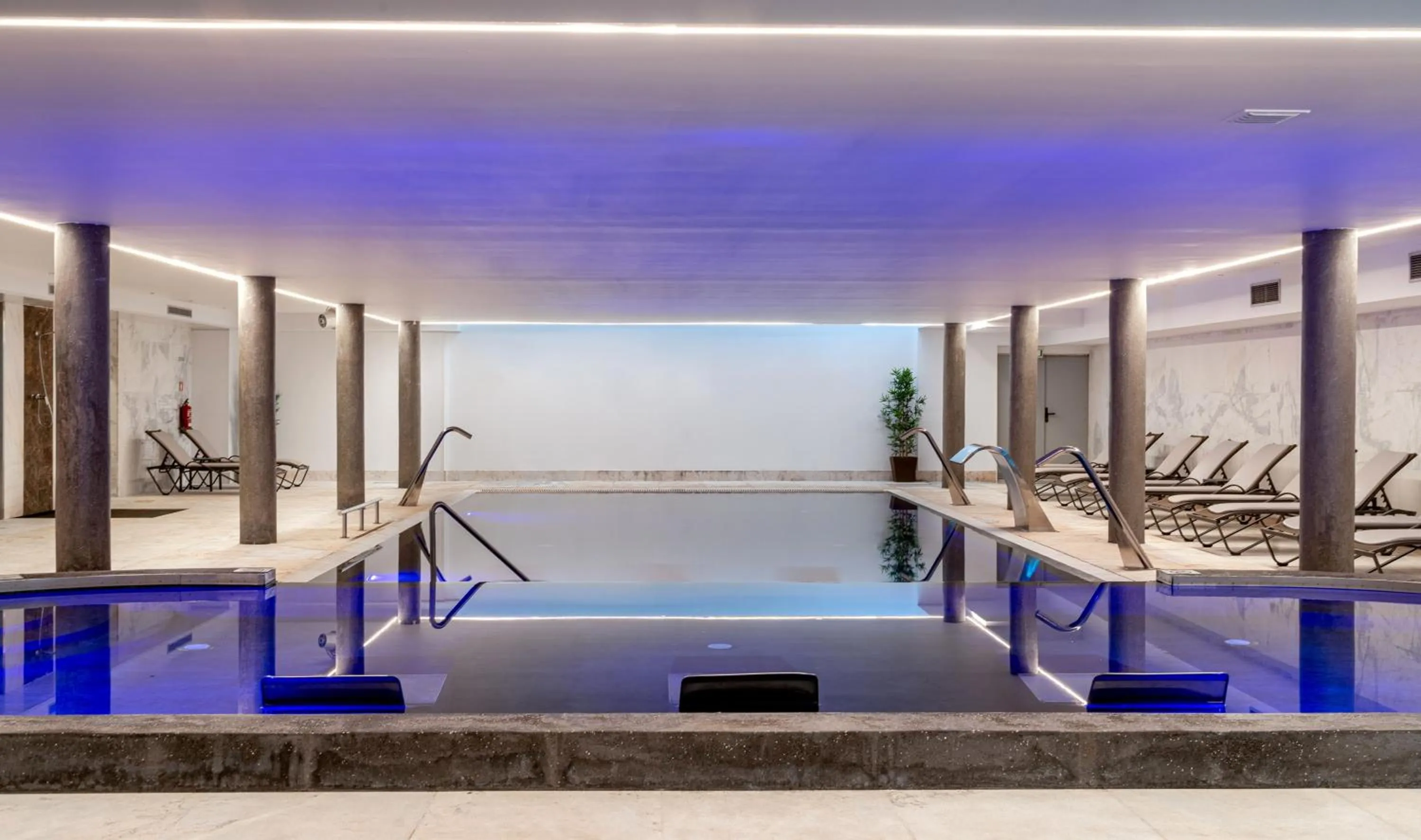 Spa and wellness centre/facilities in Hotel Porta do Sol Conference & SPA