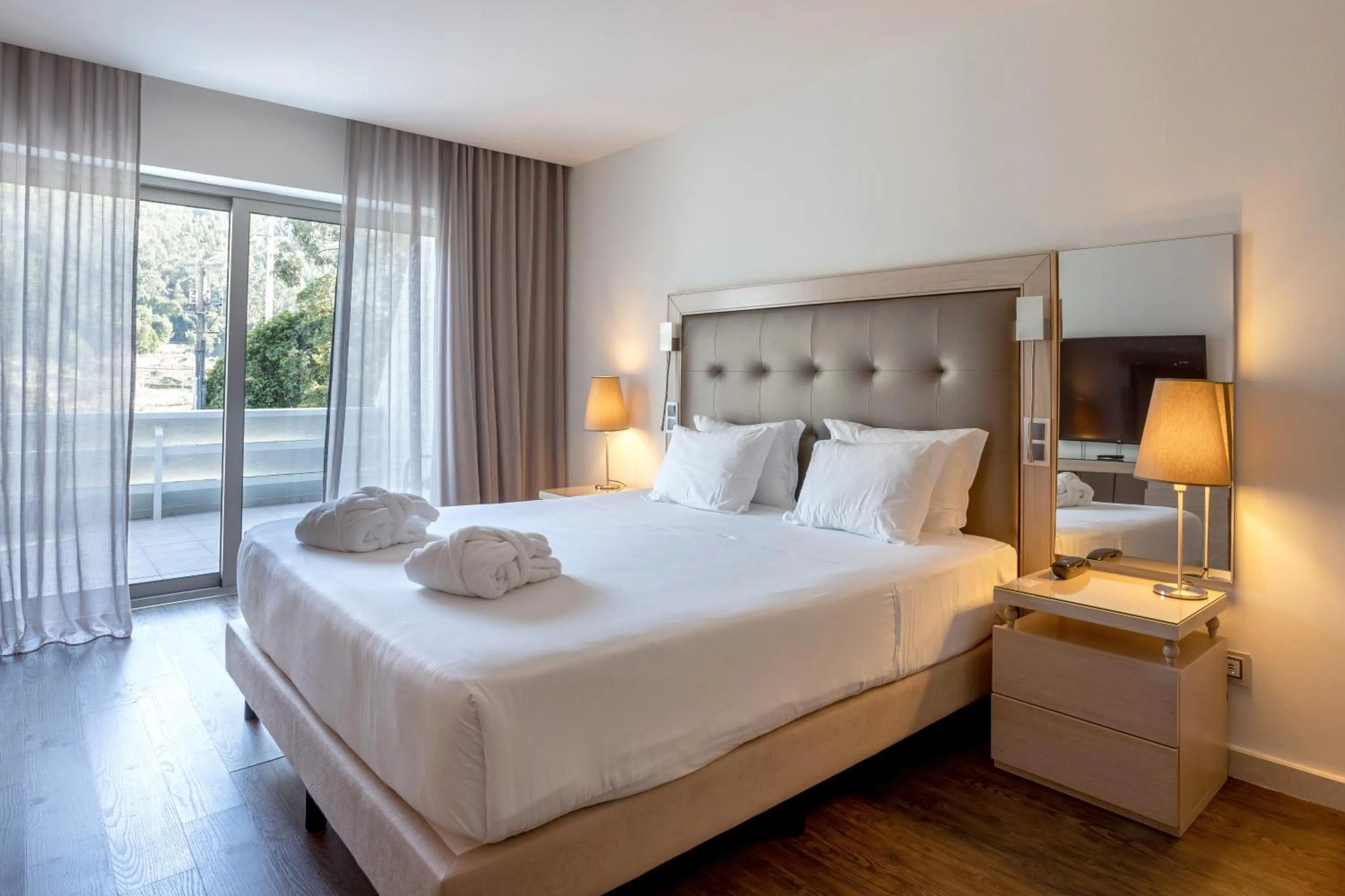 Bedroom, Bed in Hotel Porta do Sol Conference & SPA