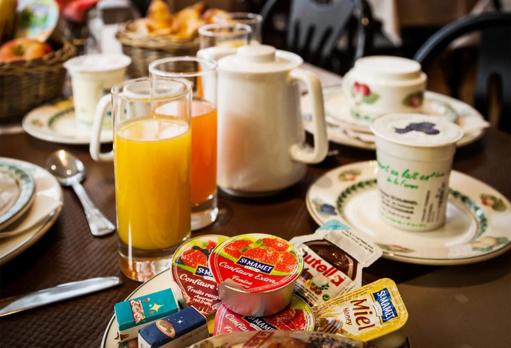 Food in Hôtel Bar Des Vosges