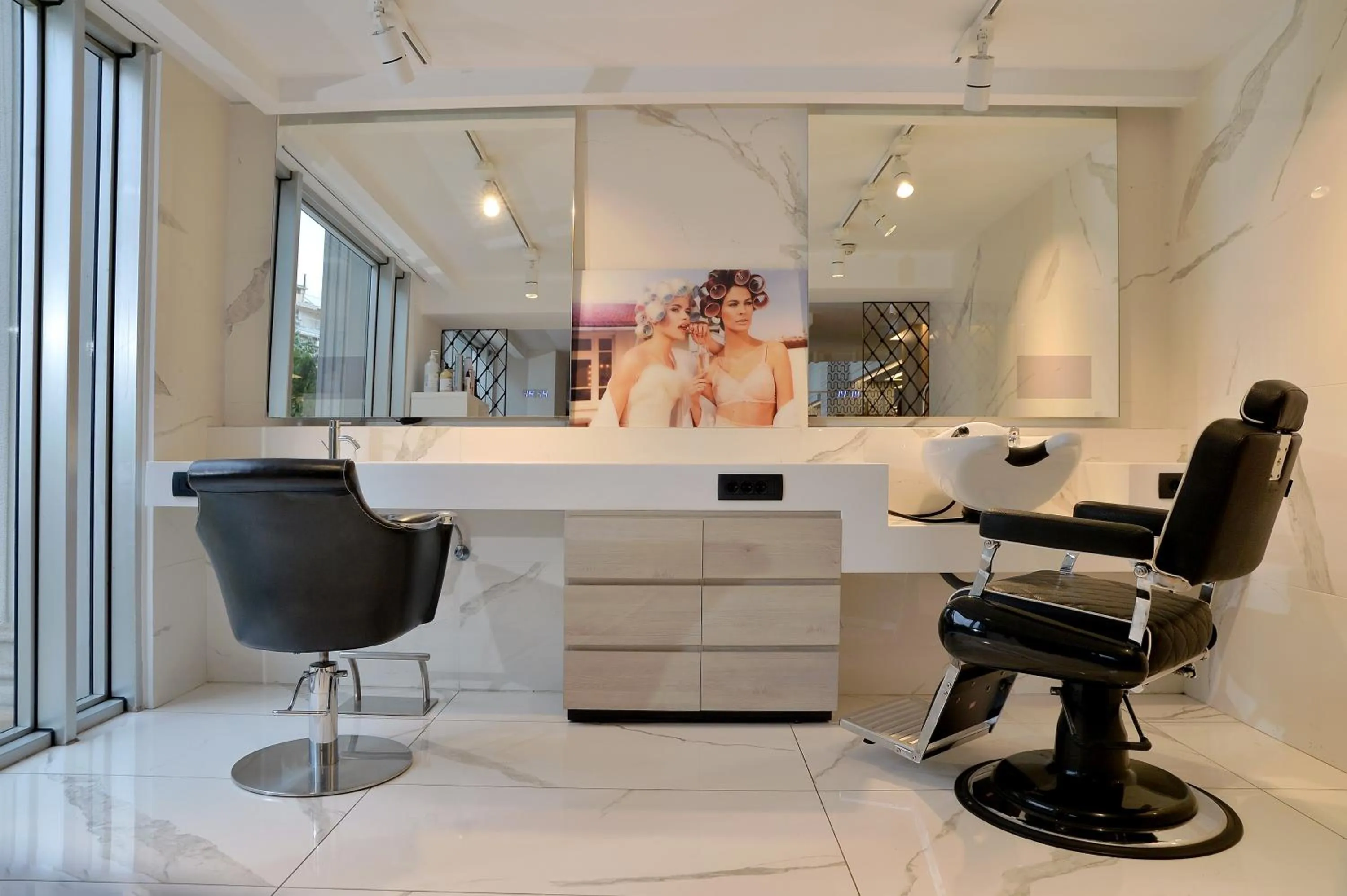 hair dresser in Airotel Stratos Vassilikos Hotel