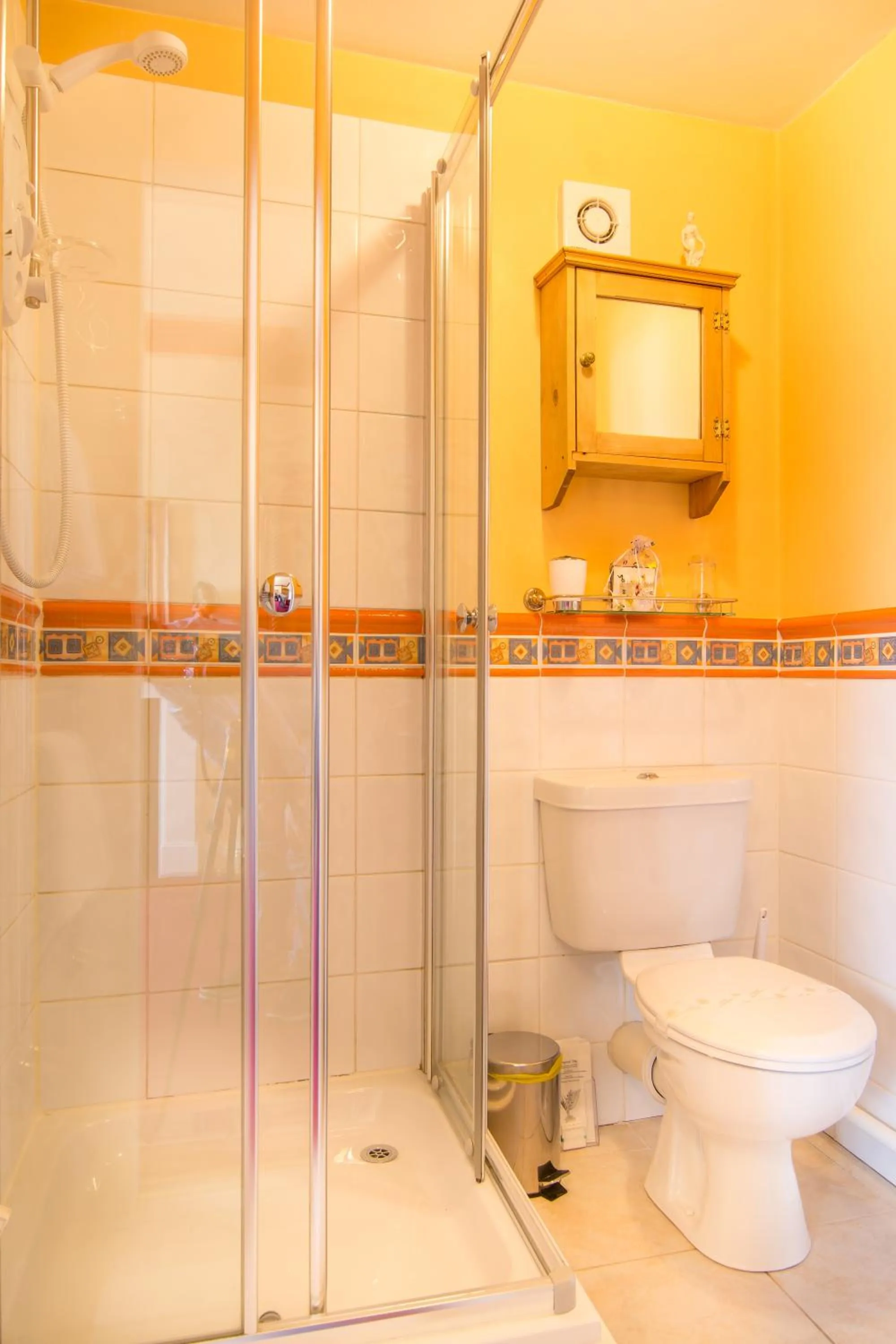 Shower in Creston Villa Guest House